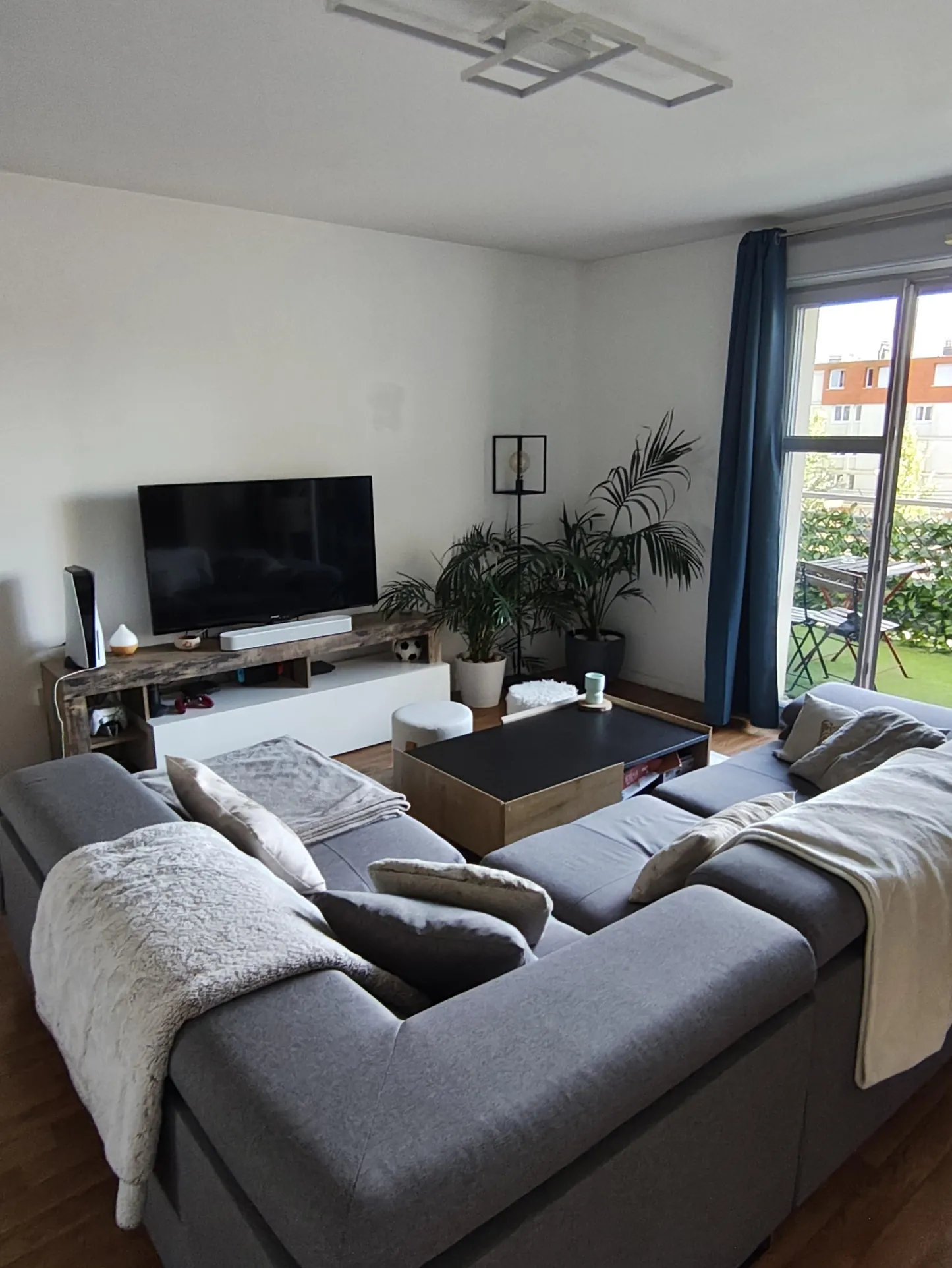 Appartement 4 pièces lumineux à Trappes avec balcon et rénovations modernes 