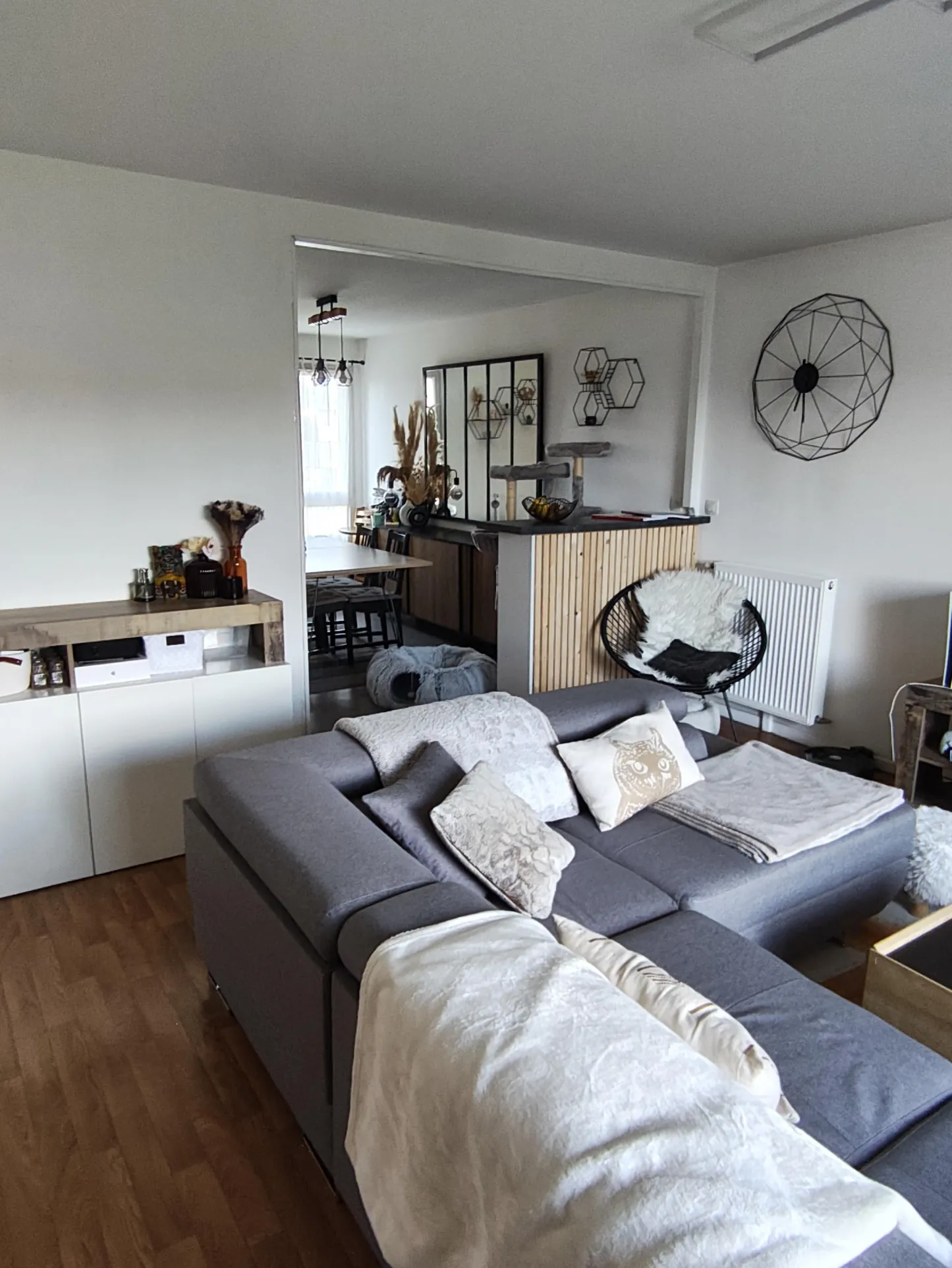 Appartement 4 pièces lumineux à Trappes avec balcon et rénovations modernes 