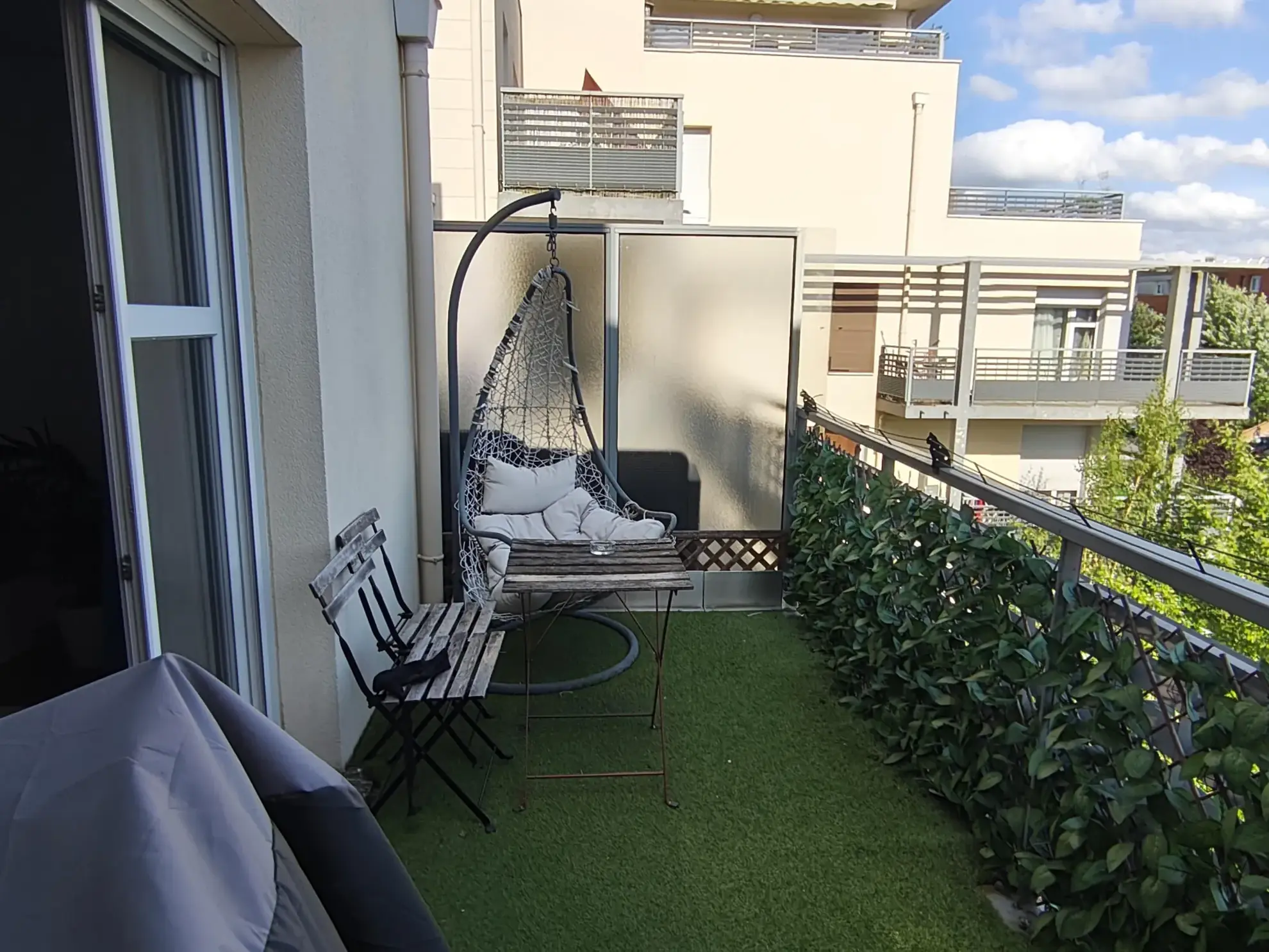 Appartement 4 pièces lumineux à Trappes avec balcon et rénovations modernes 