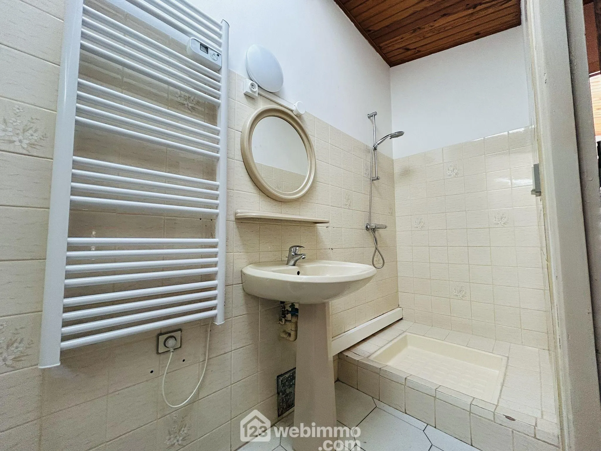 Charmante maison de village avec grand garage à Estagel – Opportunité rare 