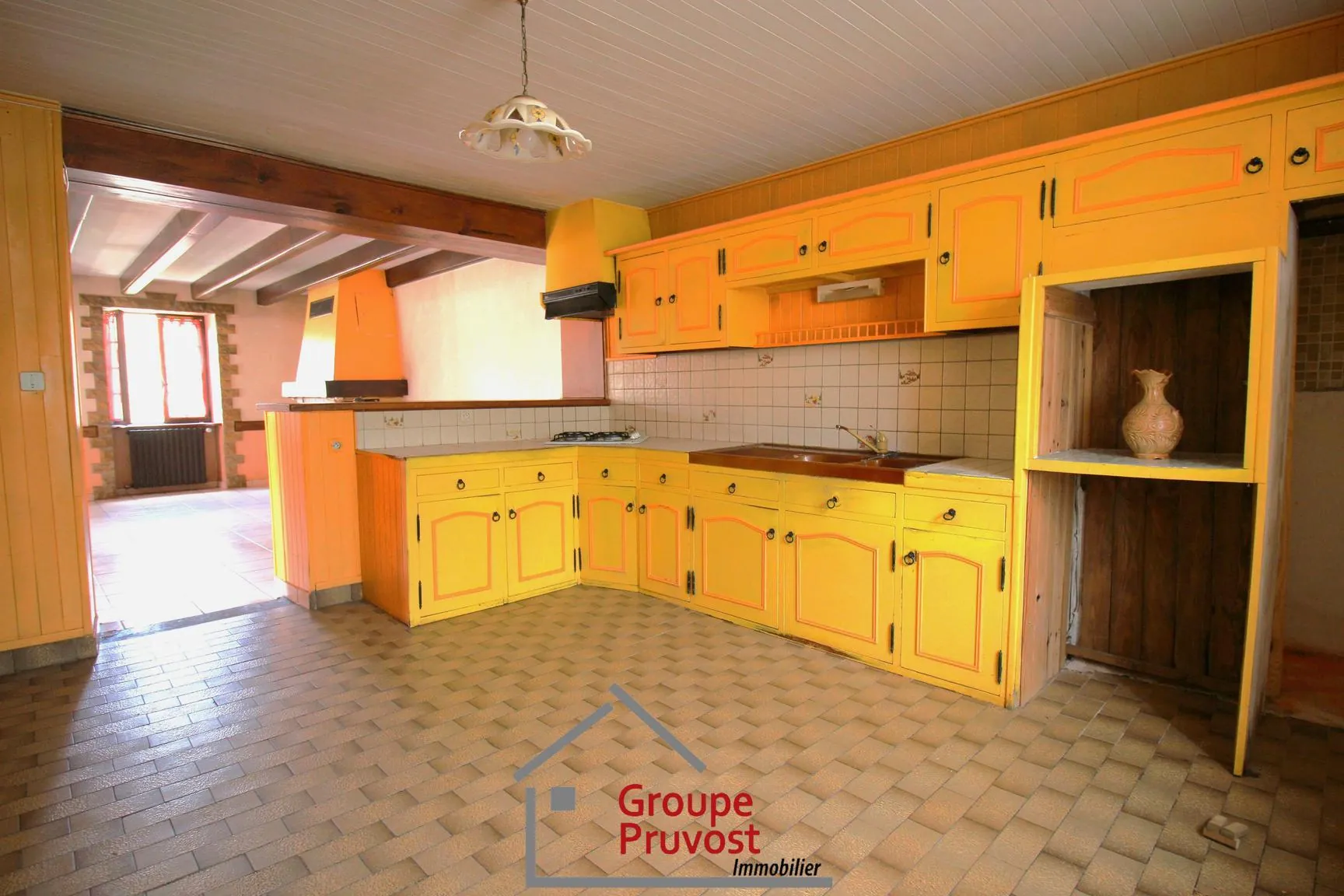 Maison en pierre de 165 m² avec 4 chambres à Cluny proche TGV 