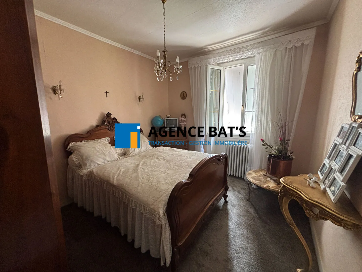 Maison à vendre à Unieux de 65 m² avec garage et cheminée 