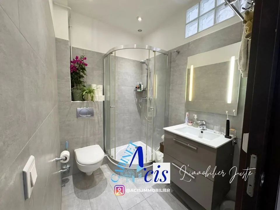 Grand studio de 23m² à vendre à Paris 19ème, quartier Crimée 