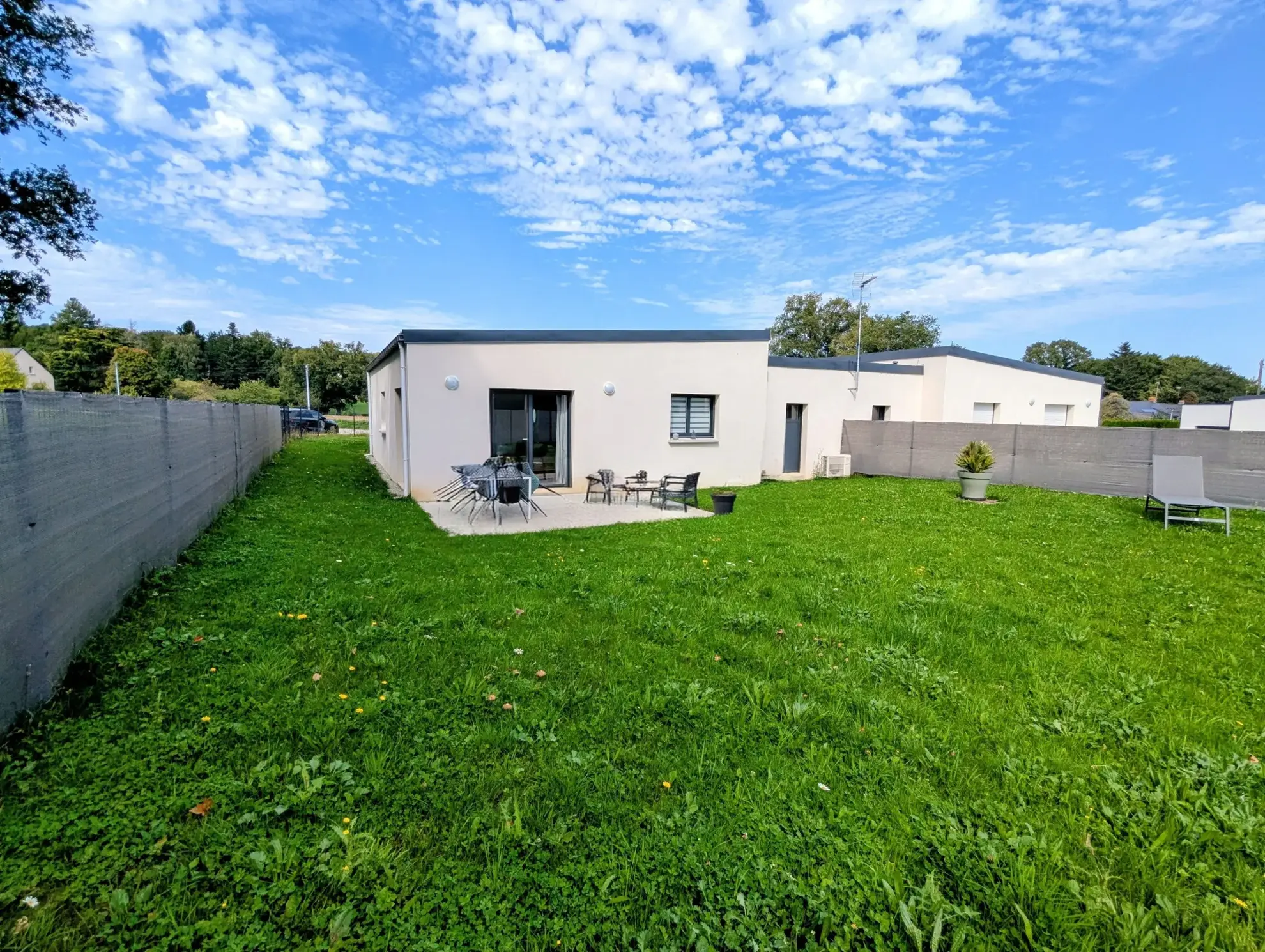 Maison moderne de plain-pied avec 3 chambres à Guer Coetquidan (56) 
