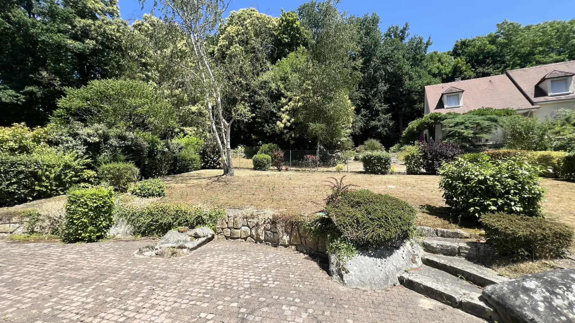Maison de plain-pied à vendre à Boutigny-sur-Essonne avec terrain de 800 m² 