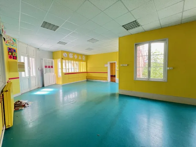 Immeuble ancien à rénover à Abbeville avec grande parcelle et potentiel de développement 