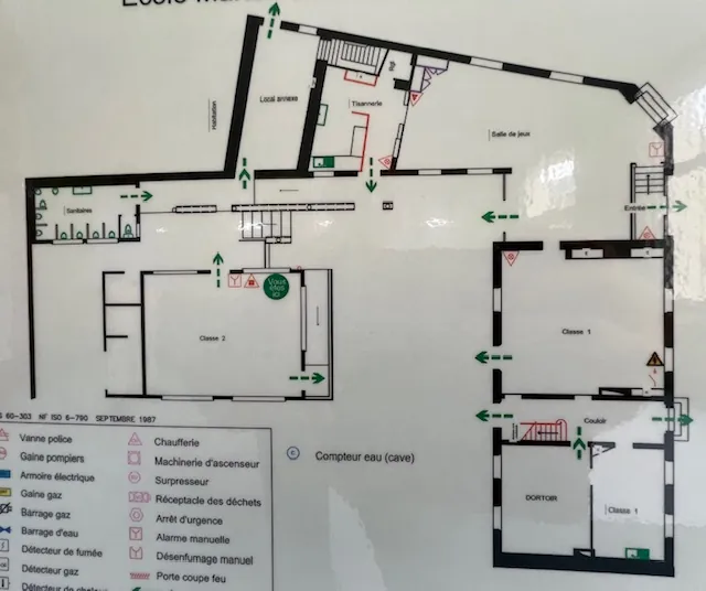 Immeuble ancien à rénover à Abbeville avec grande parcelle et potentiel de développement 