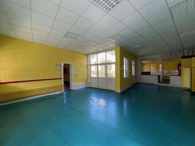 Immeuble ancien à rénover à Abbeville avec grande parcelle et potentiel de développement 