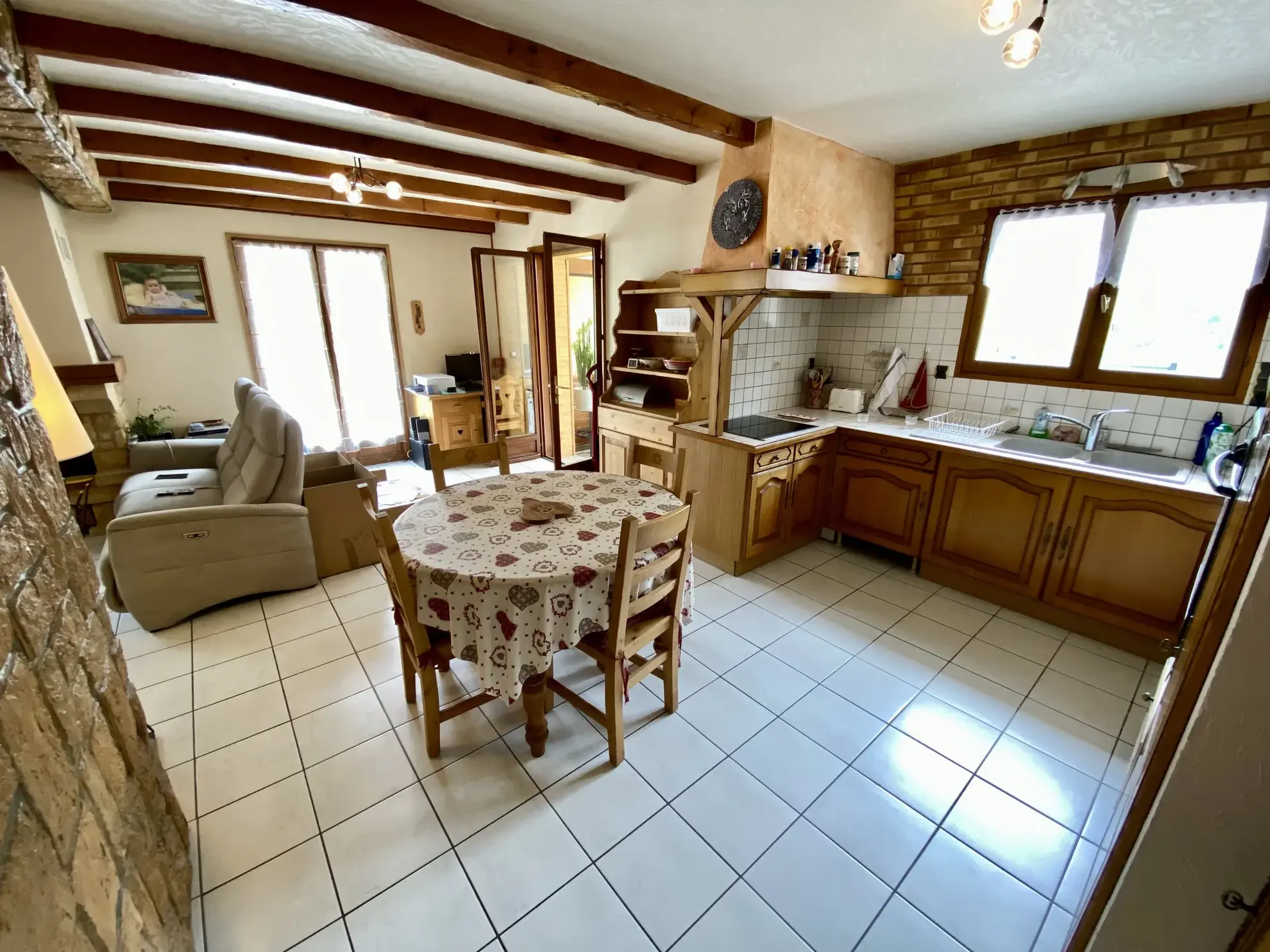 Maison individuelle à Saint-Martin-la-Porte avec jardin, véranda et garage 