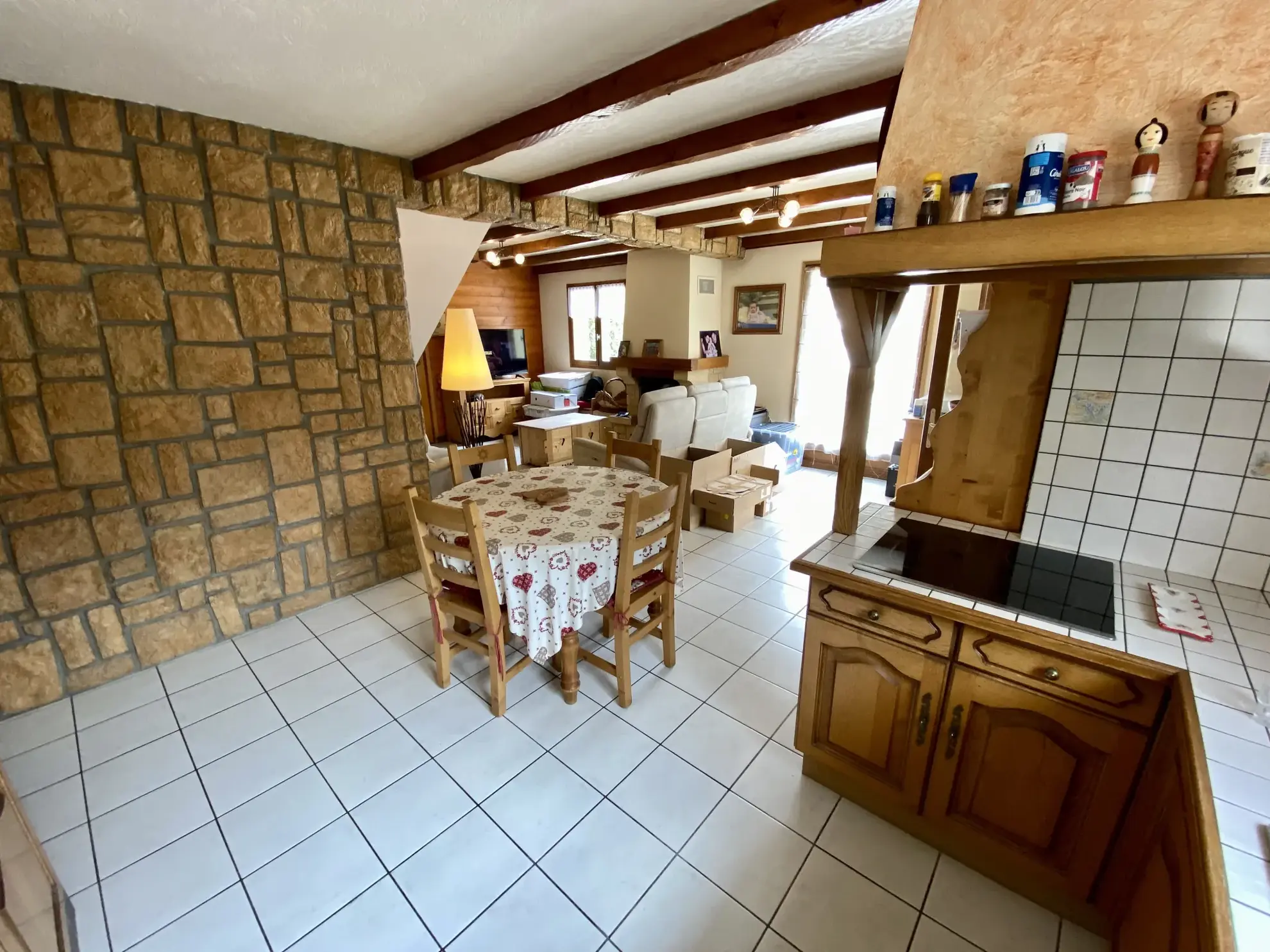 Maison individuelle à Saint-Martin-la-Porte avec jardin, véranda et garage 