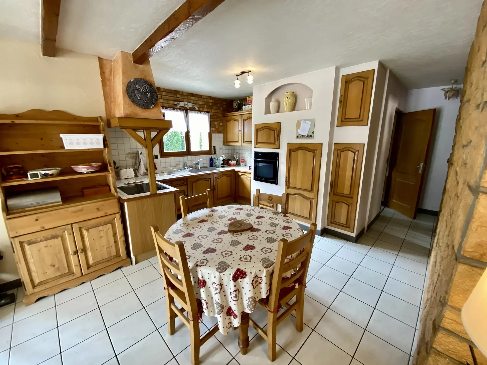 Maison individuelle à Saint-Martin-la-Porte avec jardin, véranda et garage 