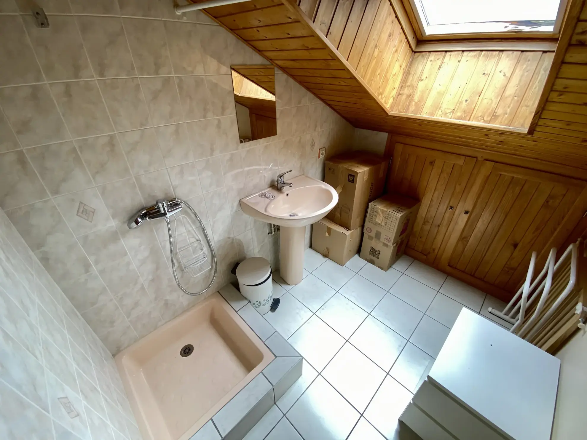 Maison individuelle à Saint-Martin-la-Porte avec jardin, véranda et garage 