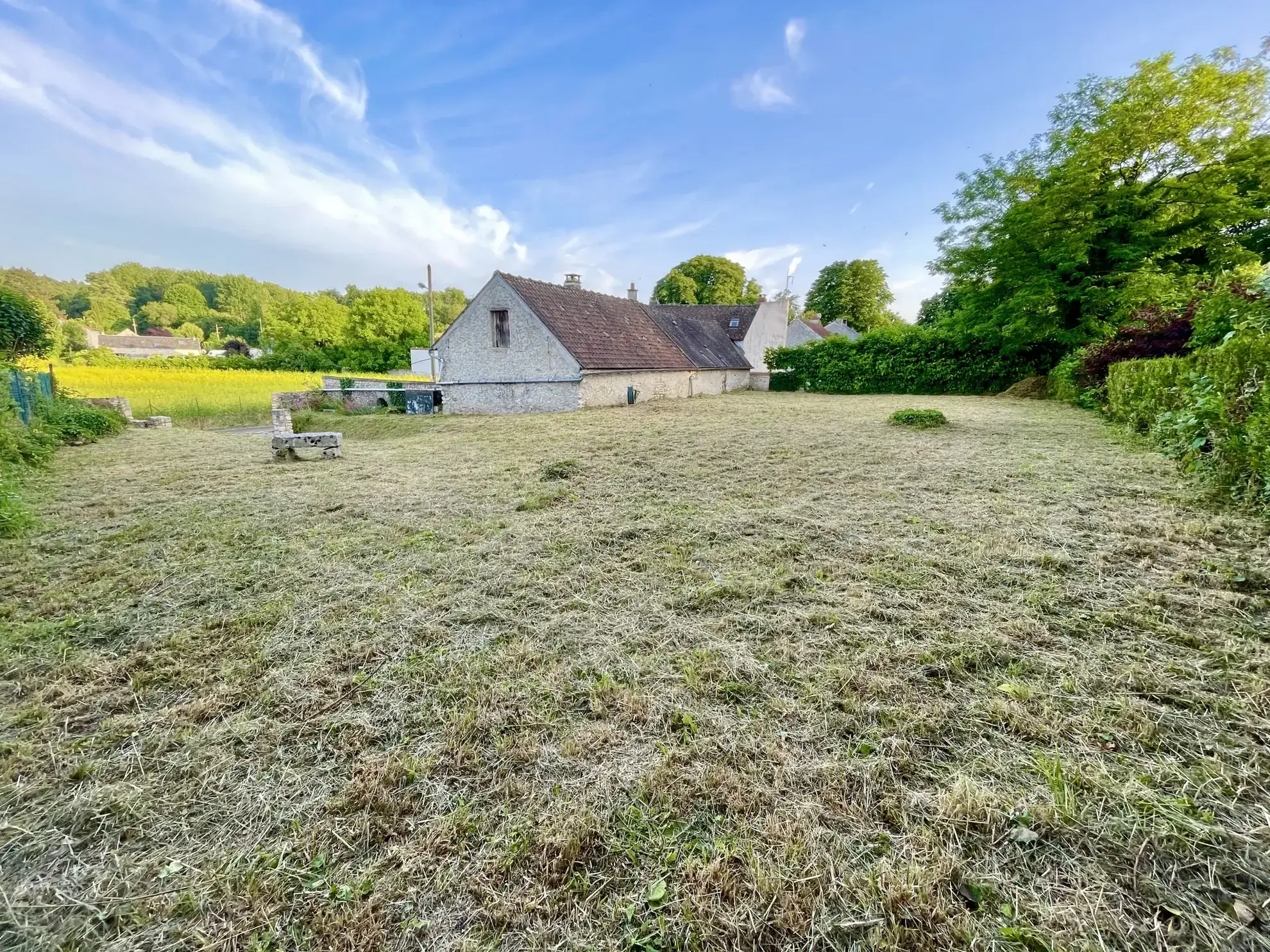 Terrain constructible de 584 m² à Maisse, secteur calme et verdoyant
