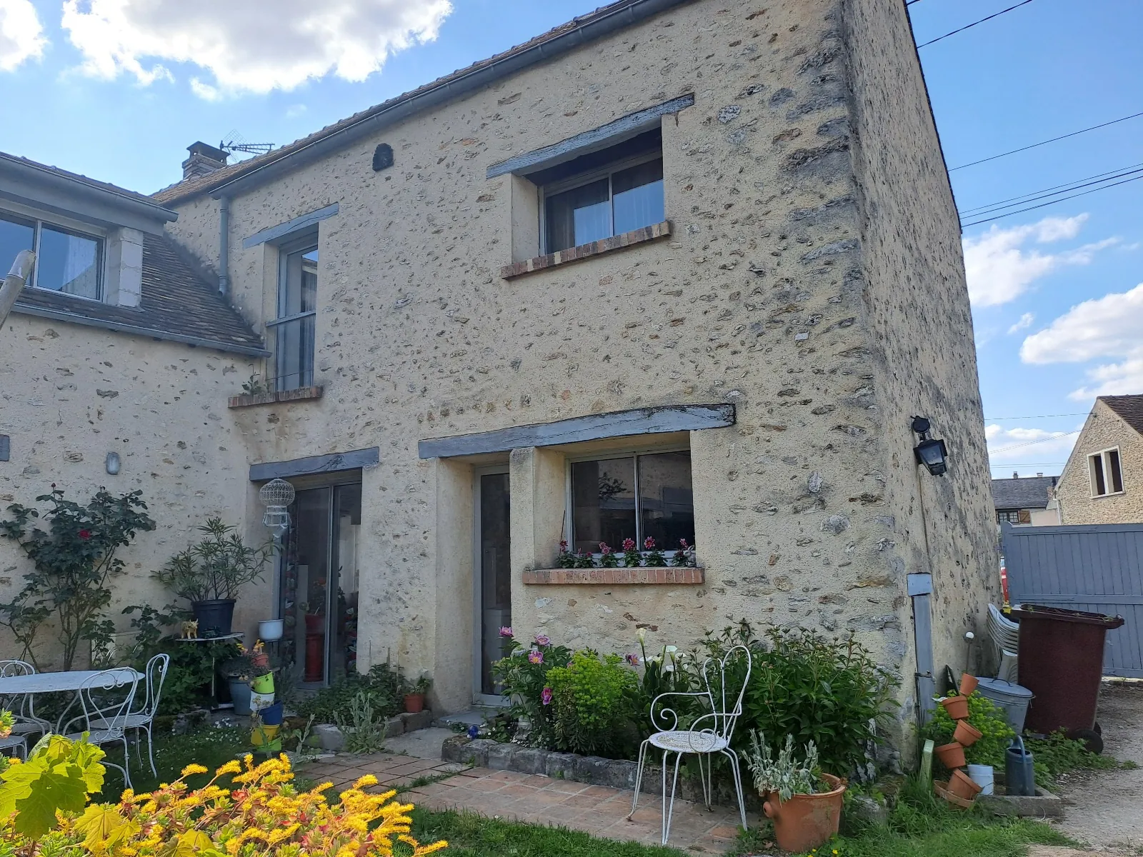 Charmante ferme en pierre avec jardin proche Dourdan et Paris 