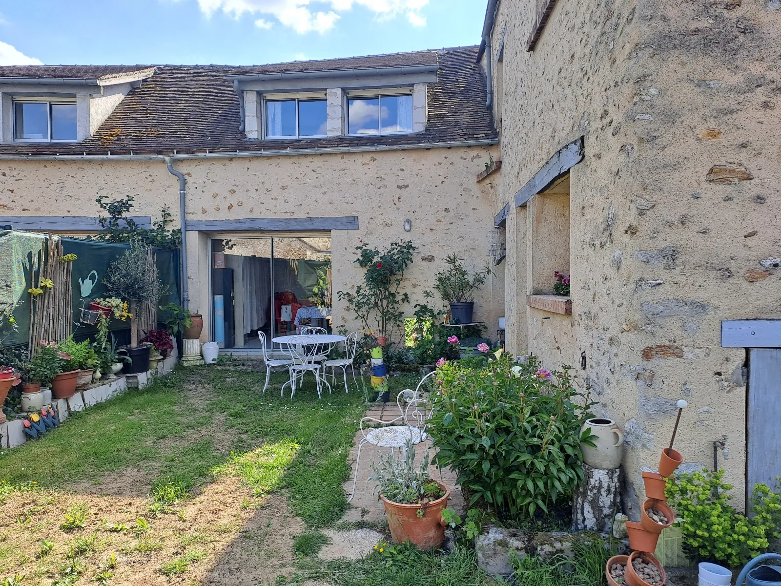 Charmante ferme en pierre avec jardin proche Dourdan et Paris 