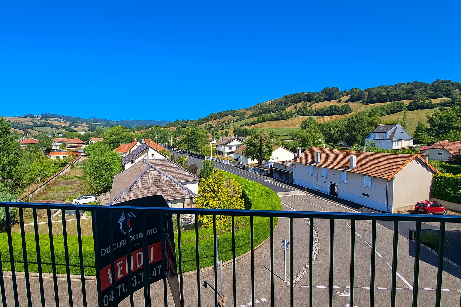 A vendre appartement 4 pièces lumineux avec balcon, parking et cave à Arpajon-sur-Cère