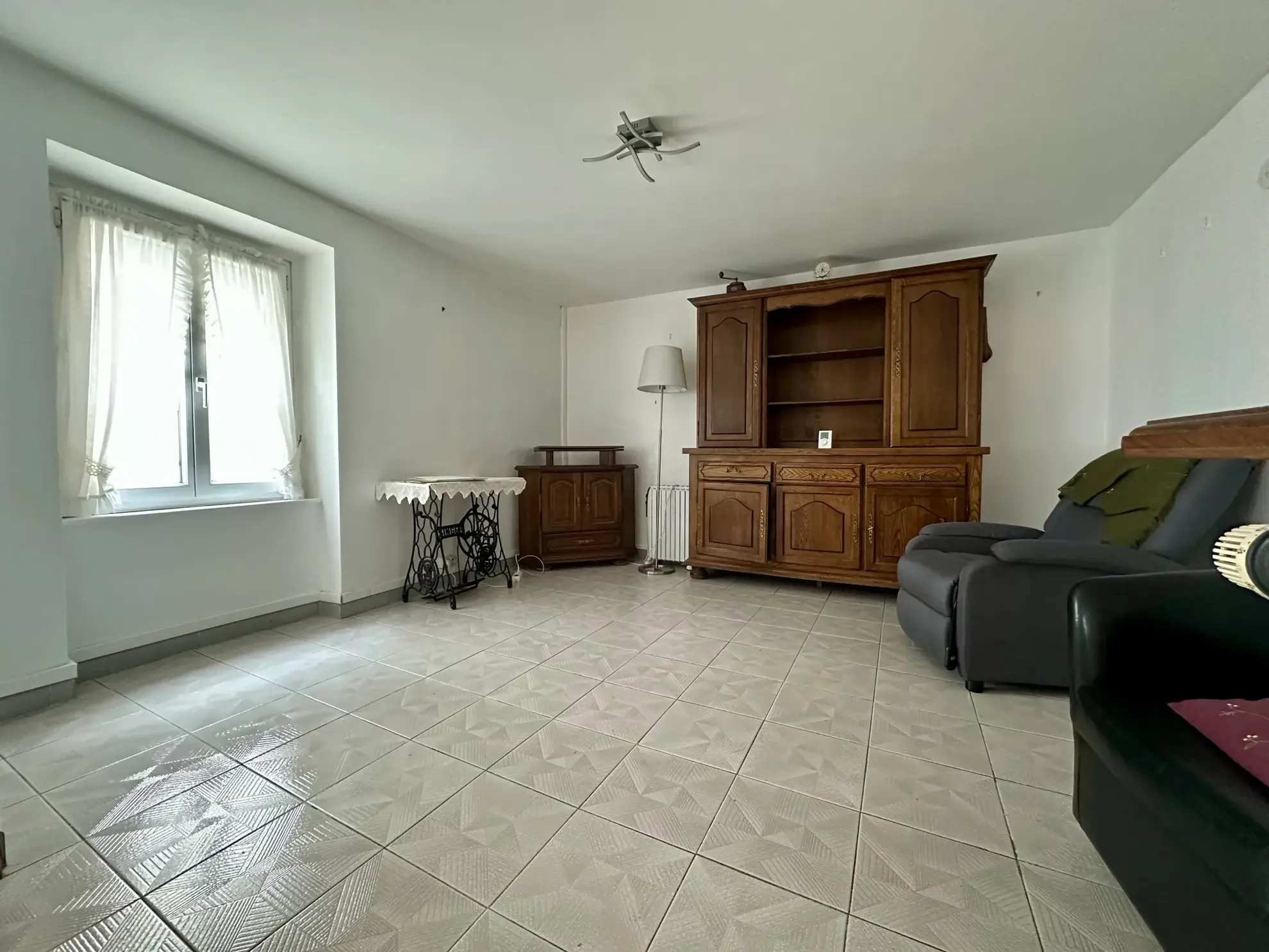 Charmante maison de ville avec grange attenante à Aubière, centre-ville, lumineux et à fort potentiel 