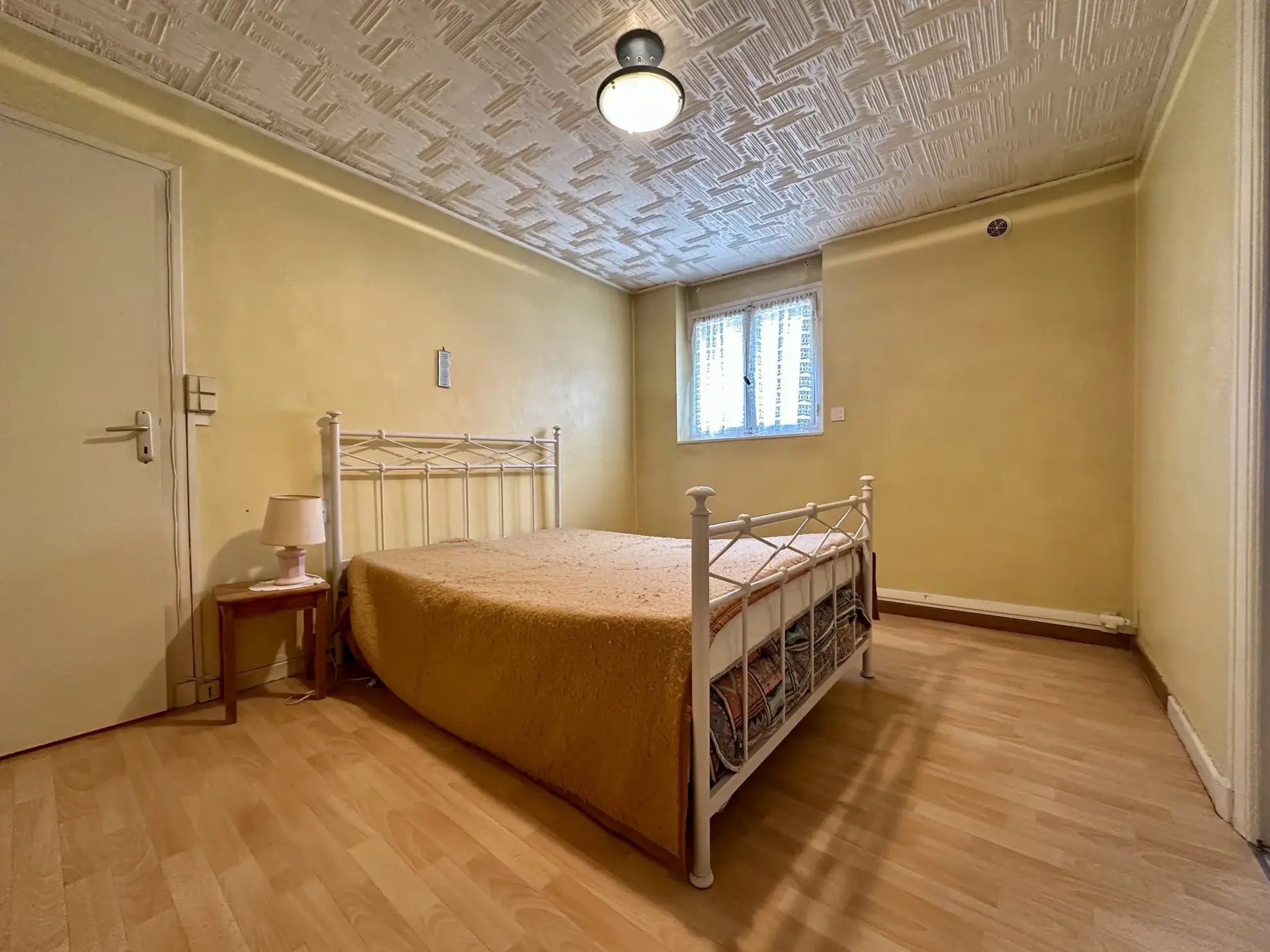 Charmante maison de ville avec grange attenante à Aubière, centre-ville, lumineux et à fort potentiel 