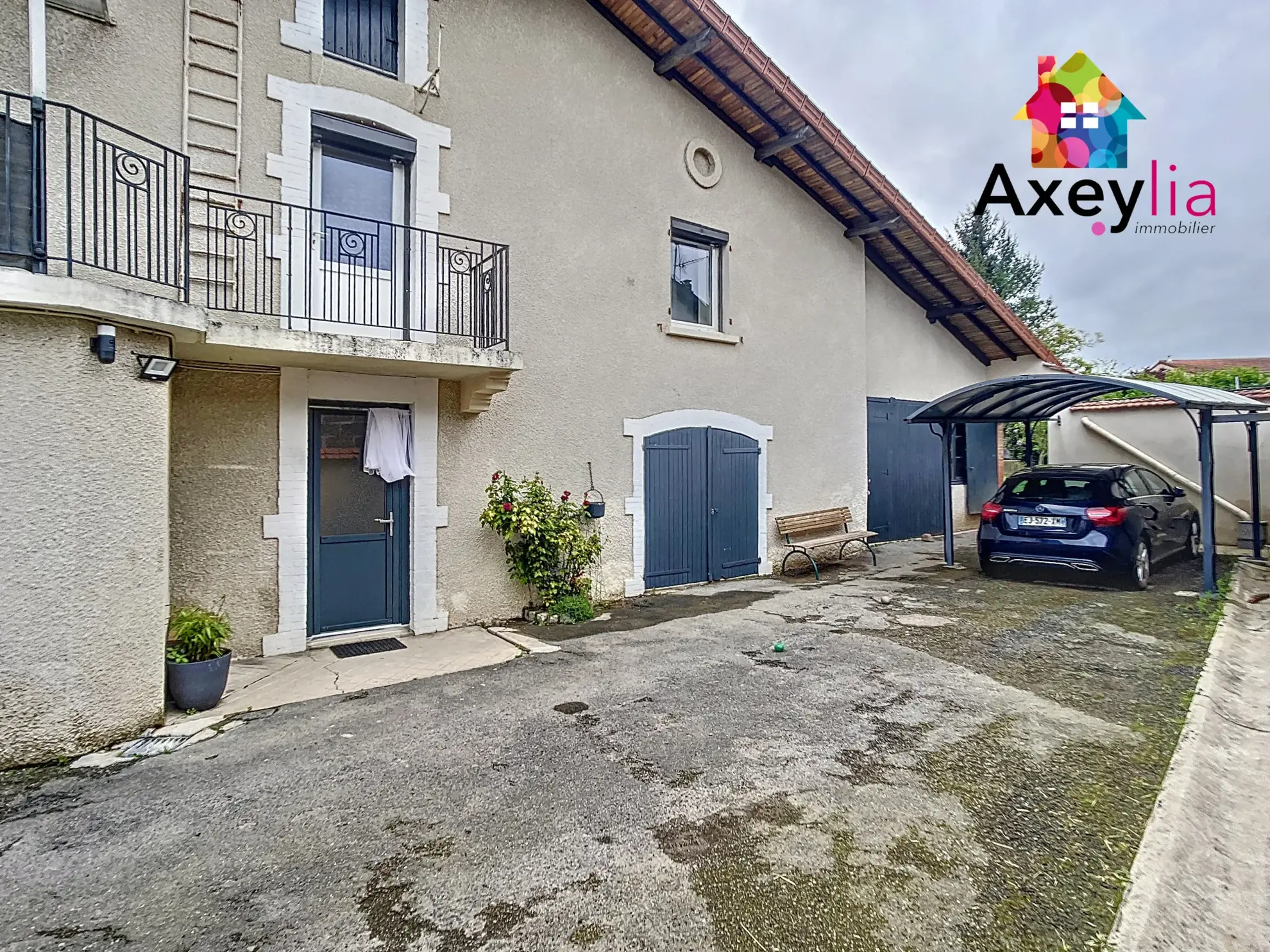 Maison à Neaux avec 3 chambres, dépendances, terrasse et terrain clos - idéale résidence ou investissement 