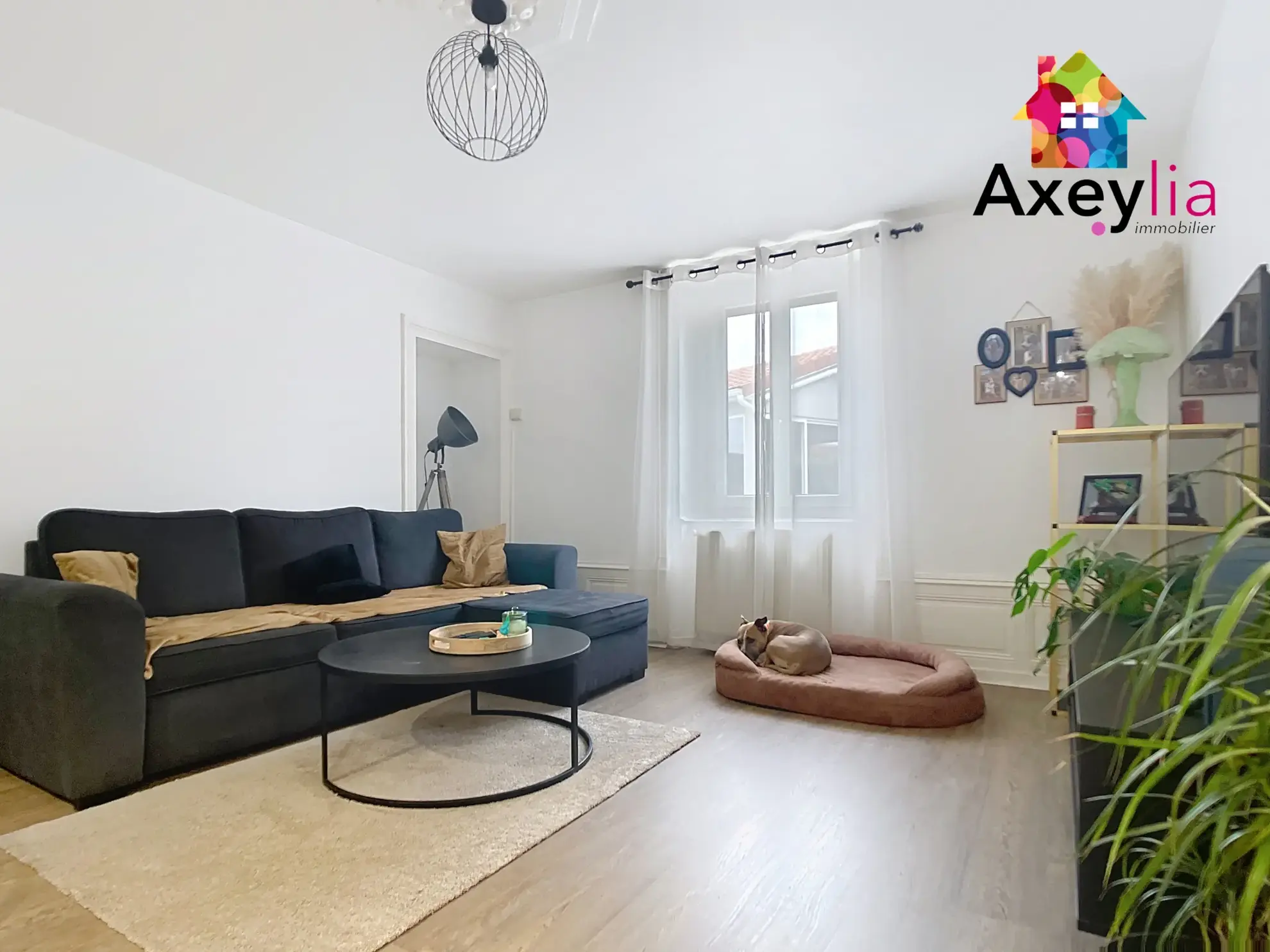 Maison à Neaux avec 3 chambres, dépendances, terrasse et terrain clos - idéale résidence ou investissement 