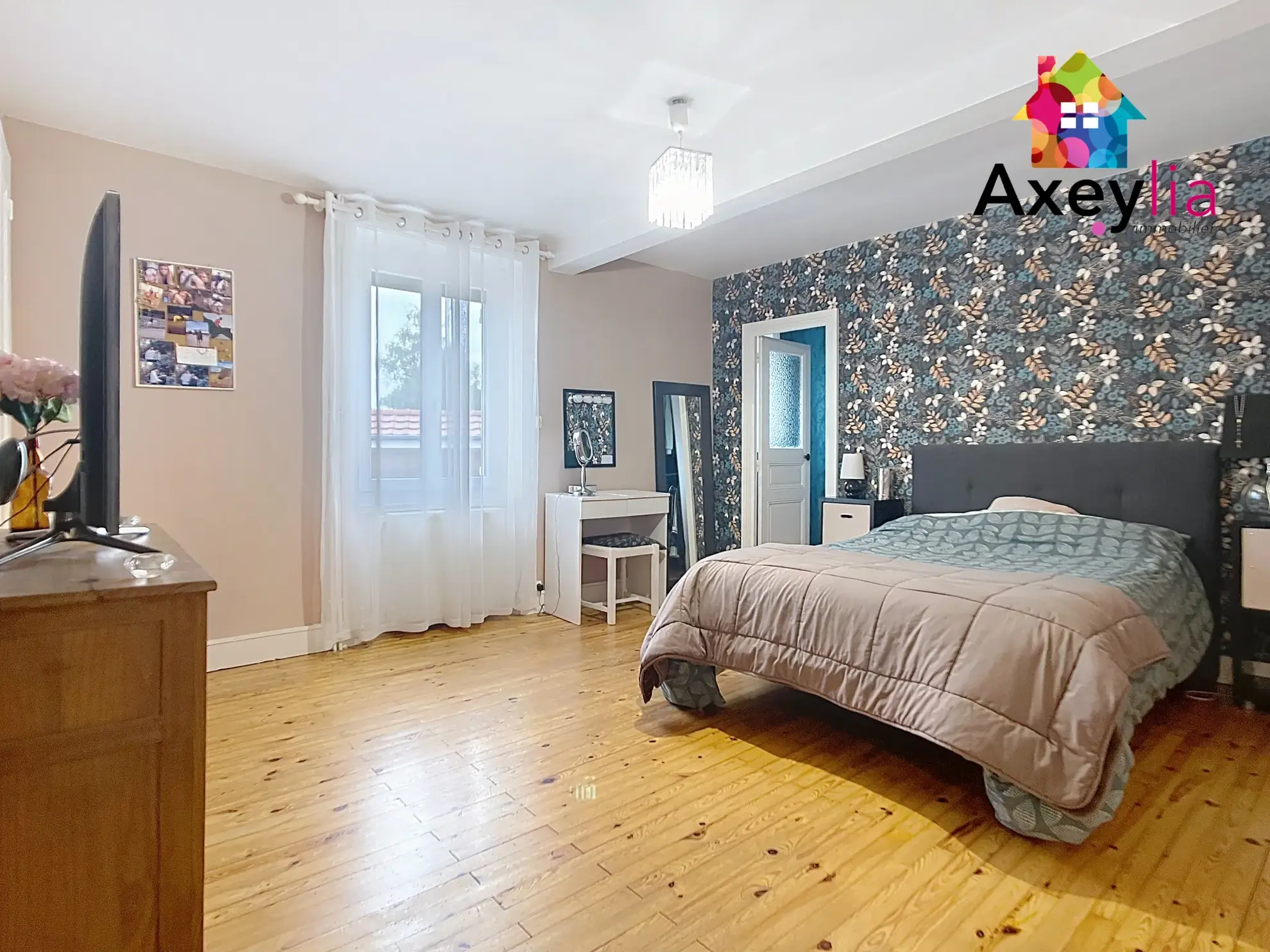 Maison à Neaux avec 3 chambres, dépendances, terrasse et terrain clos - idéale résidence ou investissement 