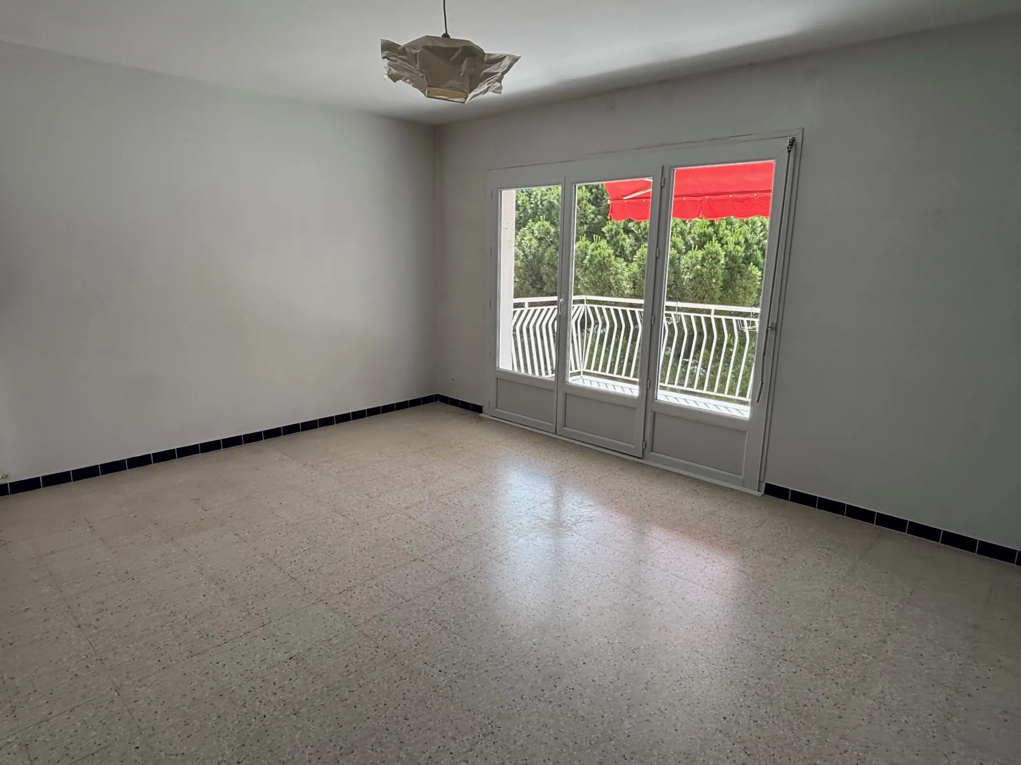 Vente d'un appartement 3 pièces à Montpellier Agriculture avec terrasse et parking 