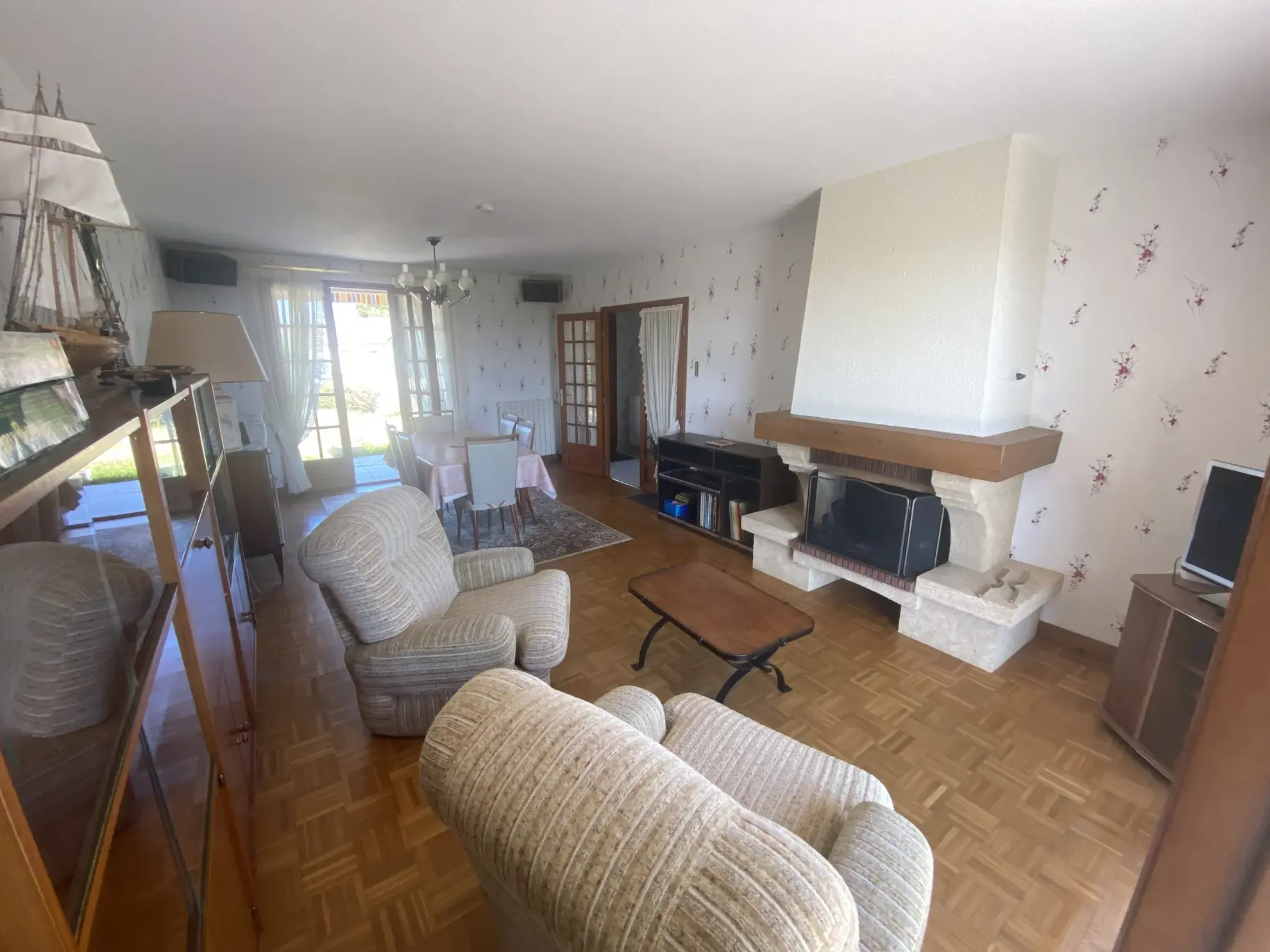 Maison 4 chambres avec garage et terrain à Goulles (19430) – Calme et luminosité 