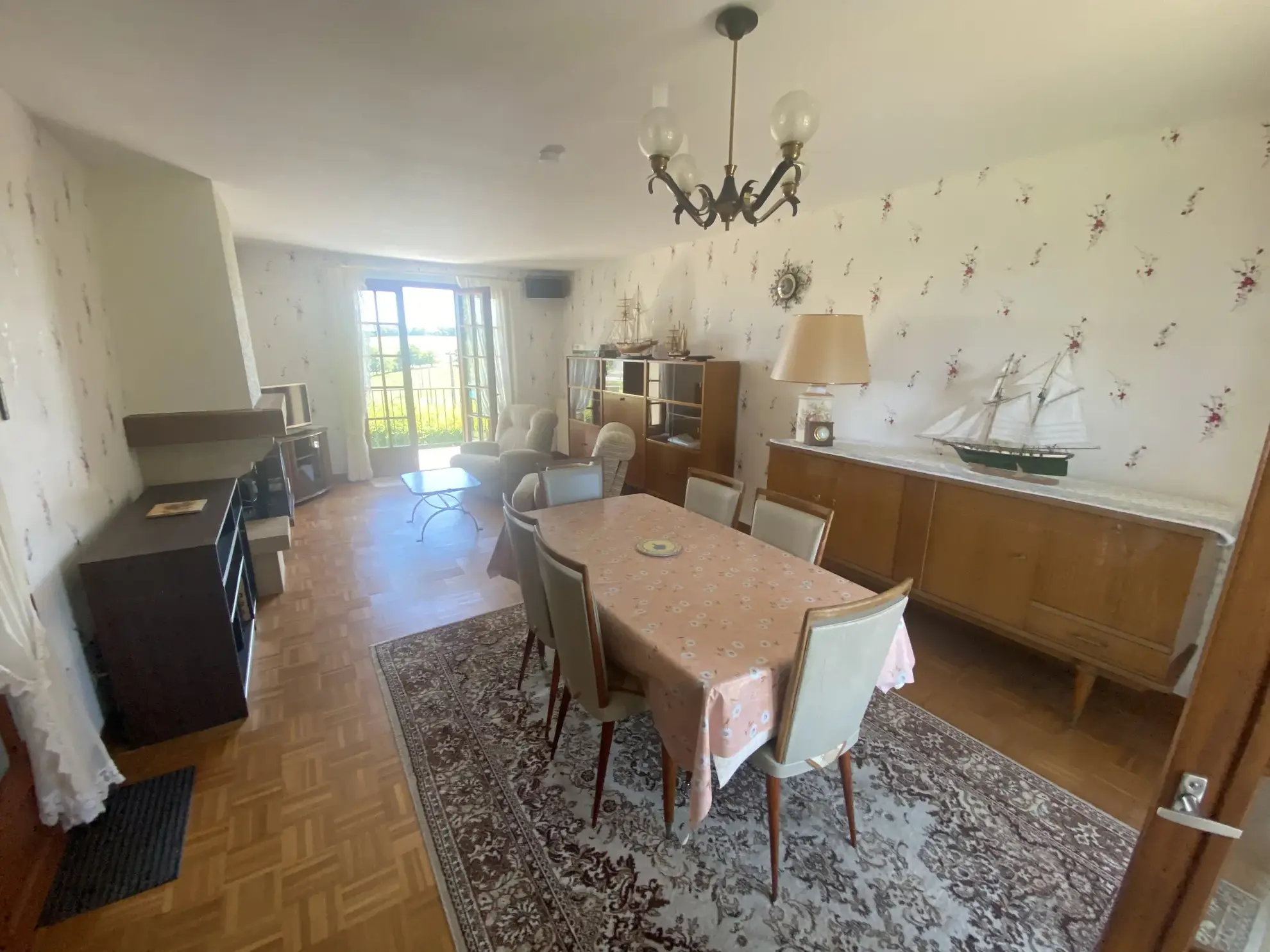 Maison 4 chambres avec garage et terrain à Goulles (19430) – Calme et luminosité 