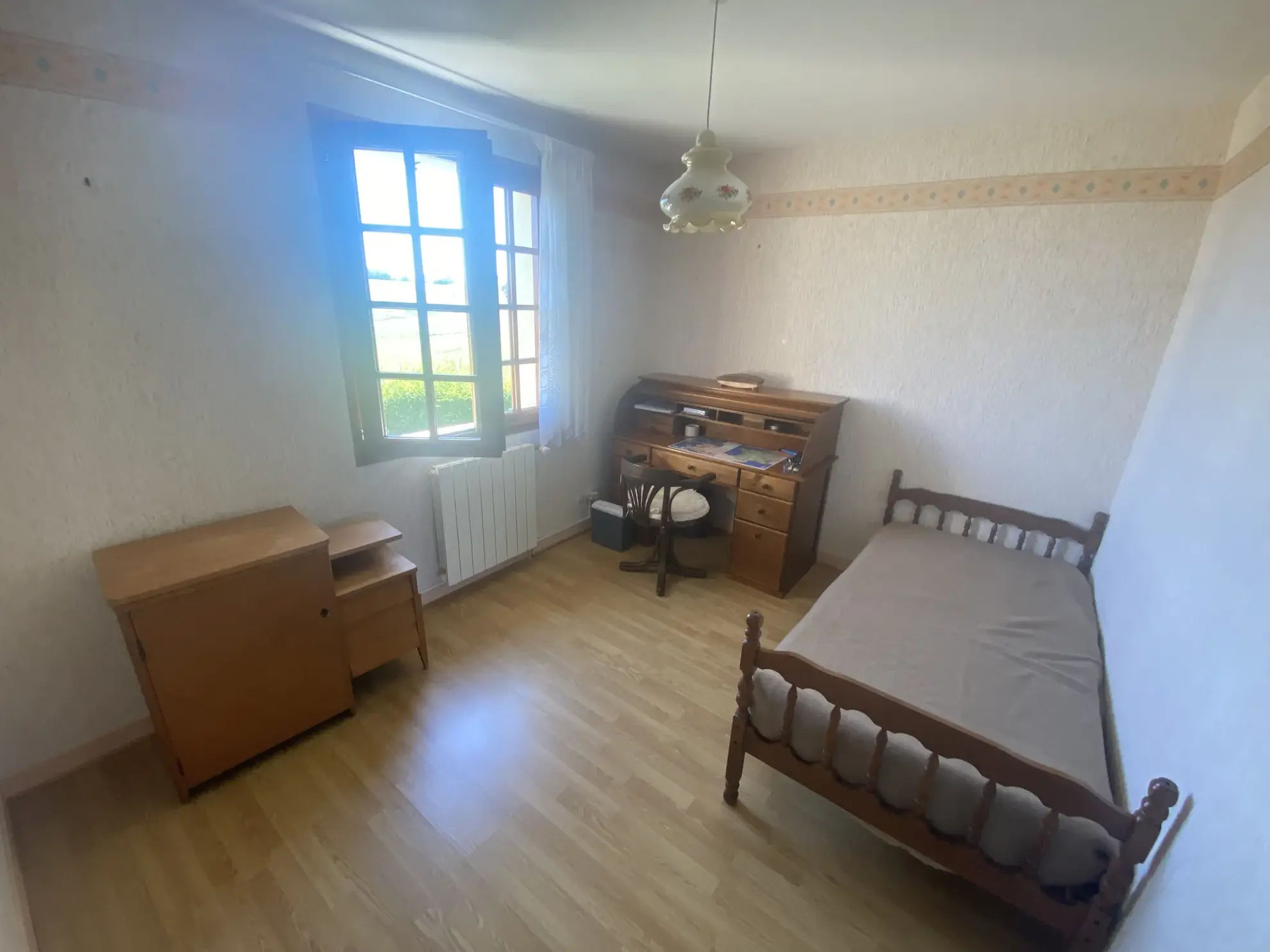 Maison 4 chambres avec garage et terrain à Goulles (19430) – Calme et luminosité 