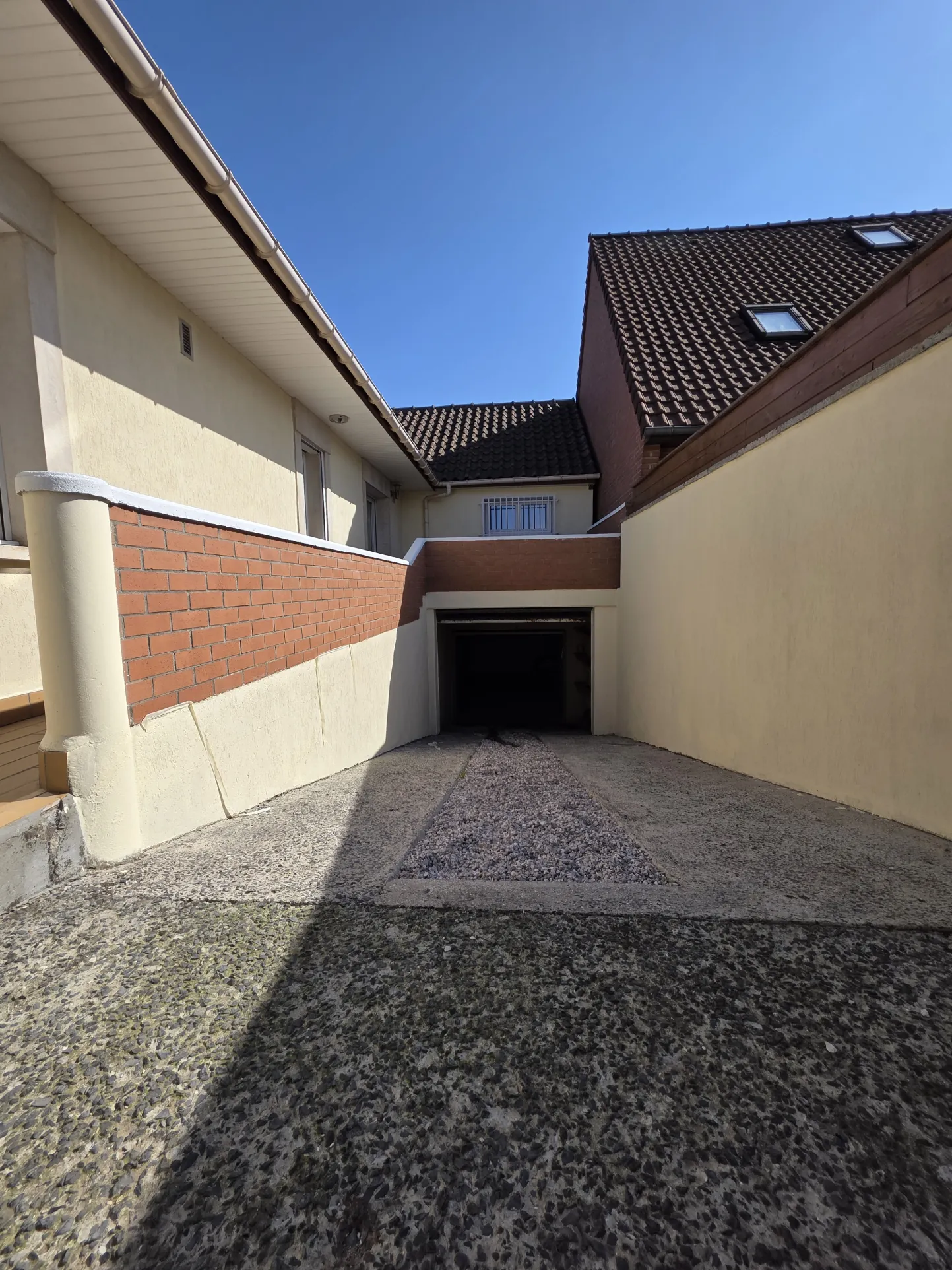 Maison plain-pied individuelle à Harnes avec 3 chambres et garage 