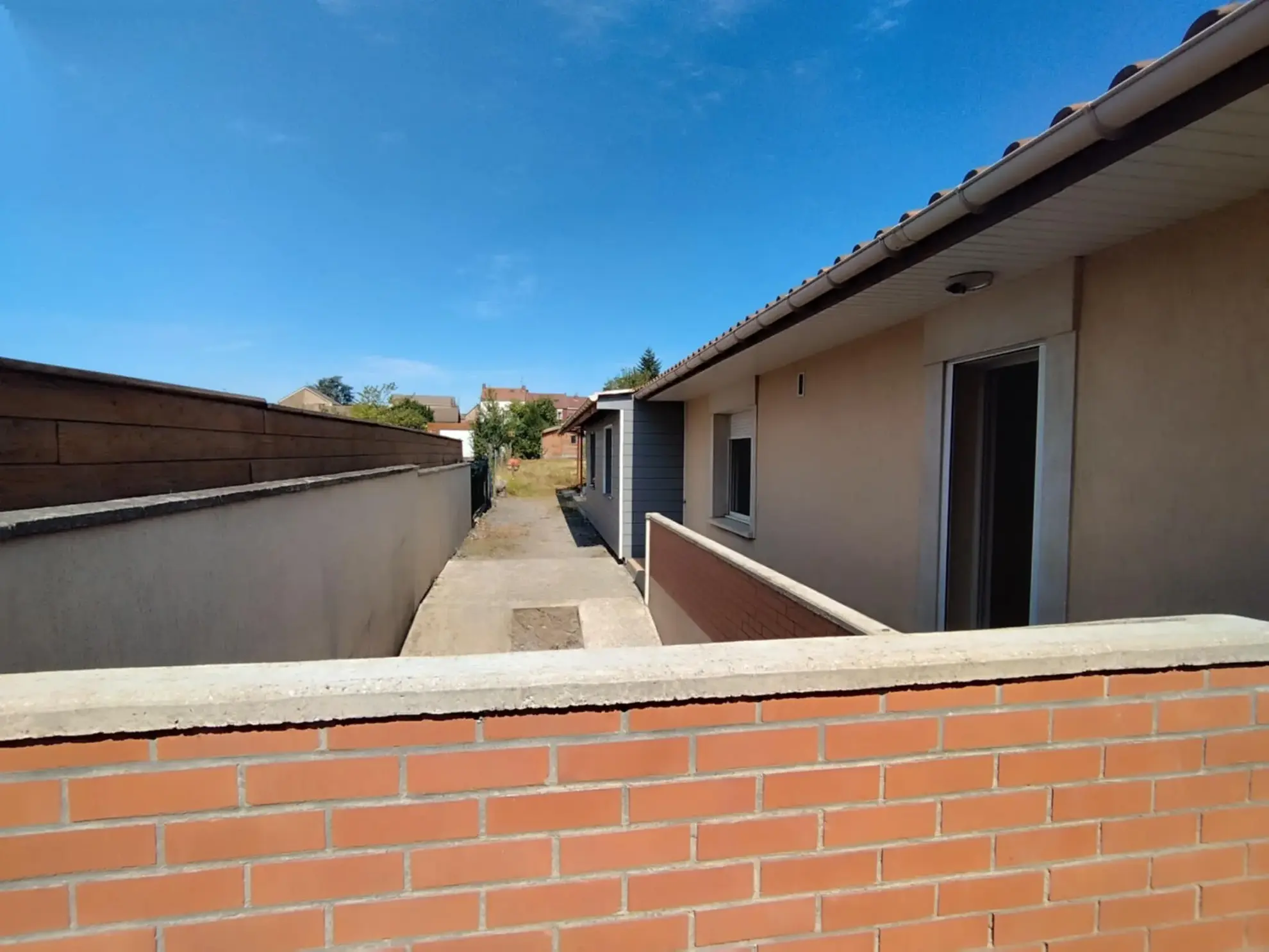 Maison plain-pied individuelle à Harnes avec 3 chambres et garage 