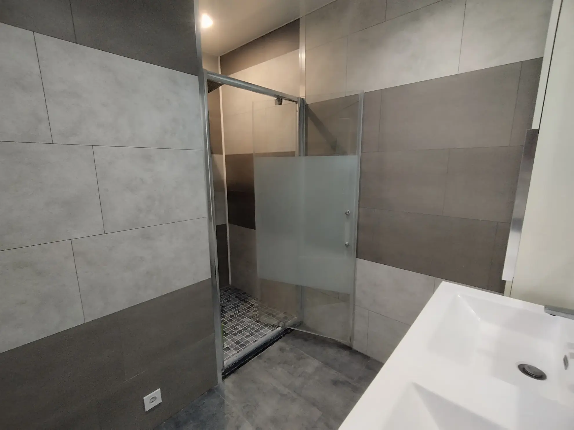 Maison plain-pied individuelle à Harnes avec 3 chambres et garage 