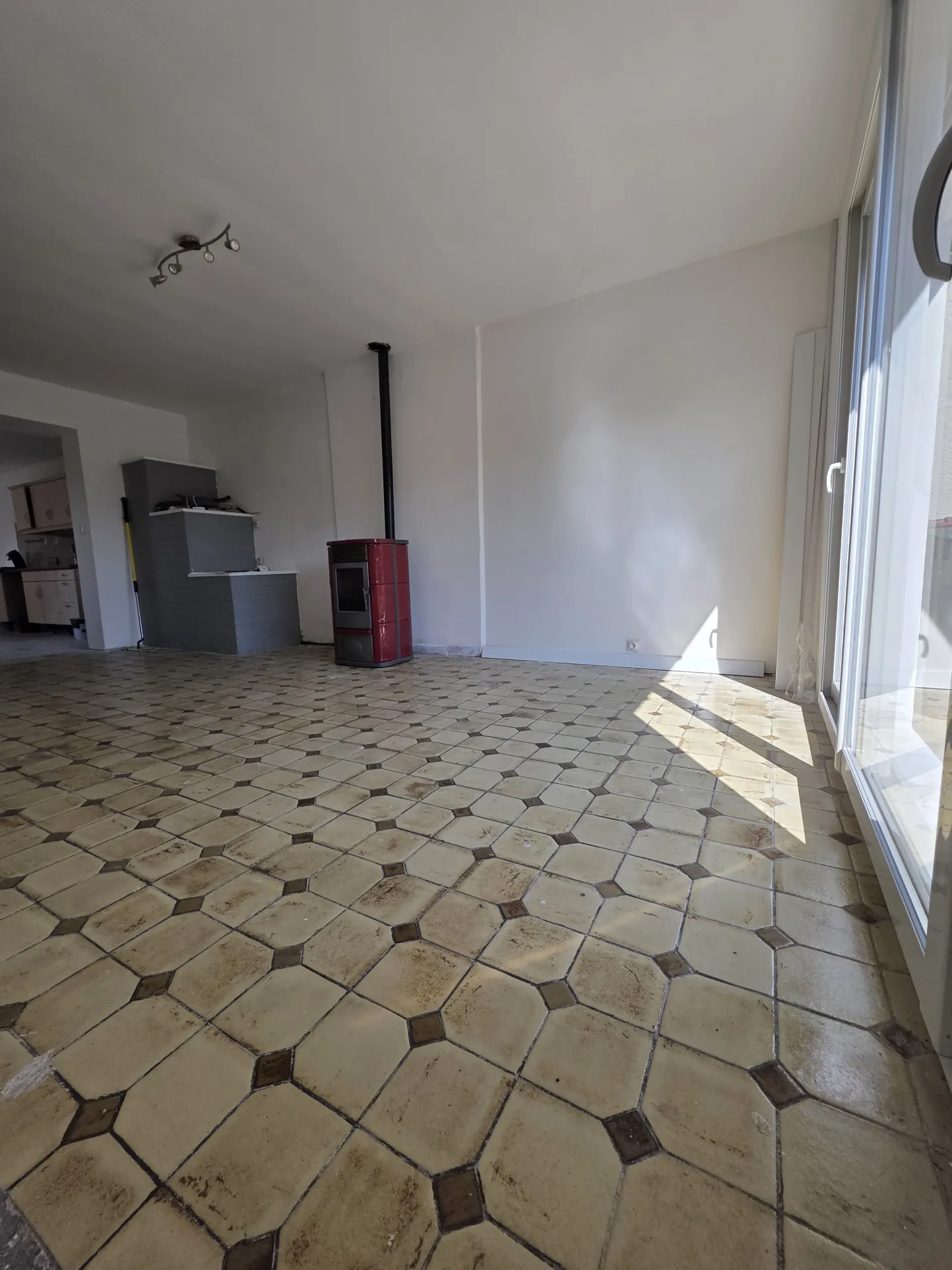 Maison plain-pied individuelle à Harnes avec 3 chambres et garage 