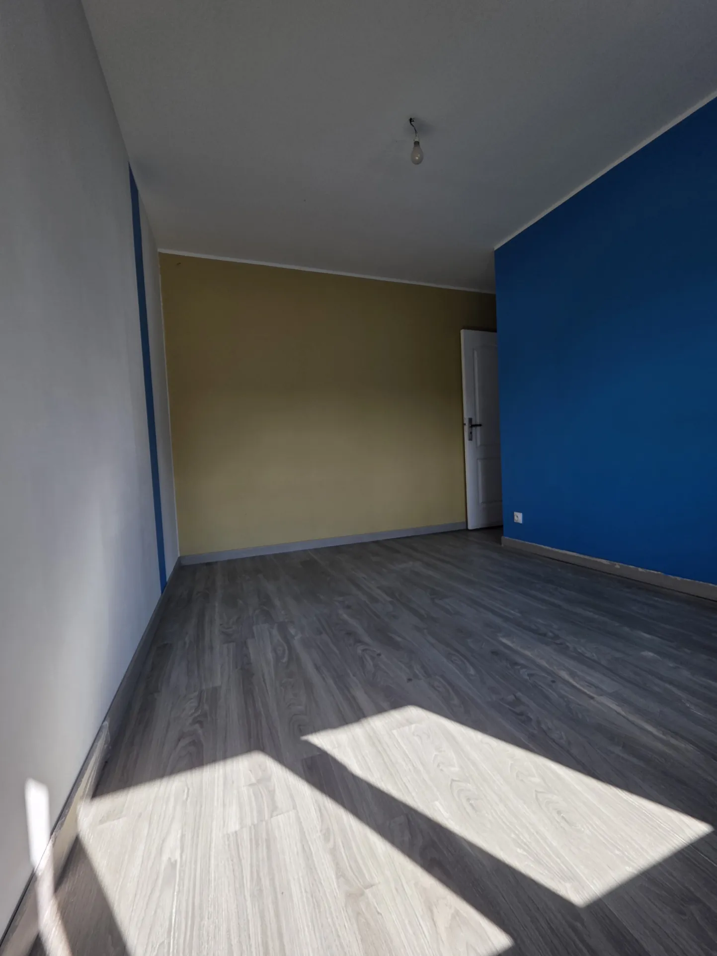 Maison plain-pied individuelle à Harnes avec 3 chambres et garage 