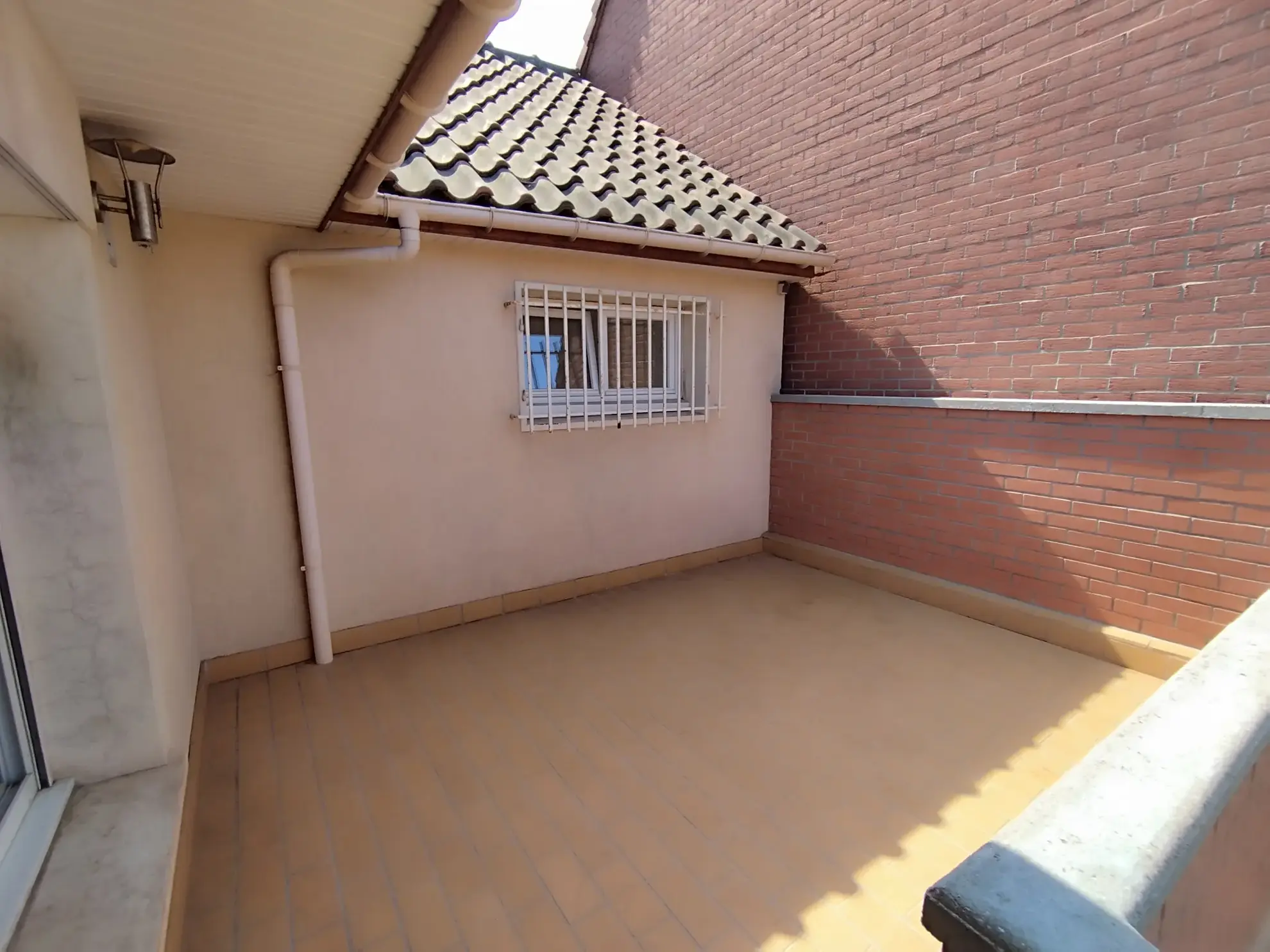 Maison plain-pied individuelle à Harnes avec 3 chambres et garage 