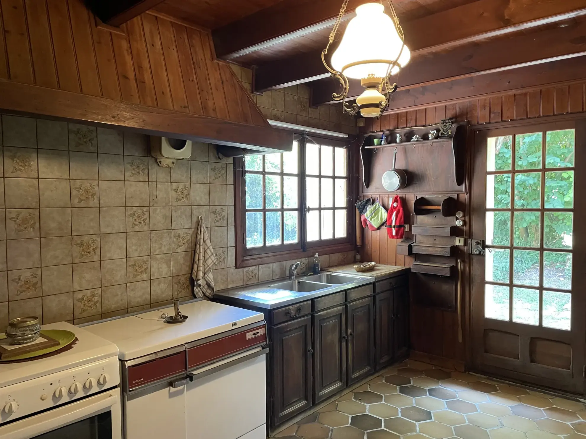 Maison ancienne à rénover avec grand terrain à Aigrefeuille d'Aunis 