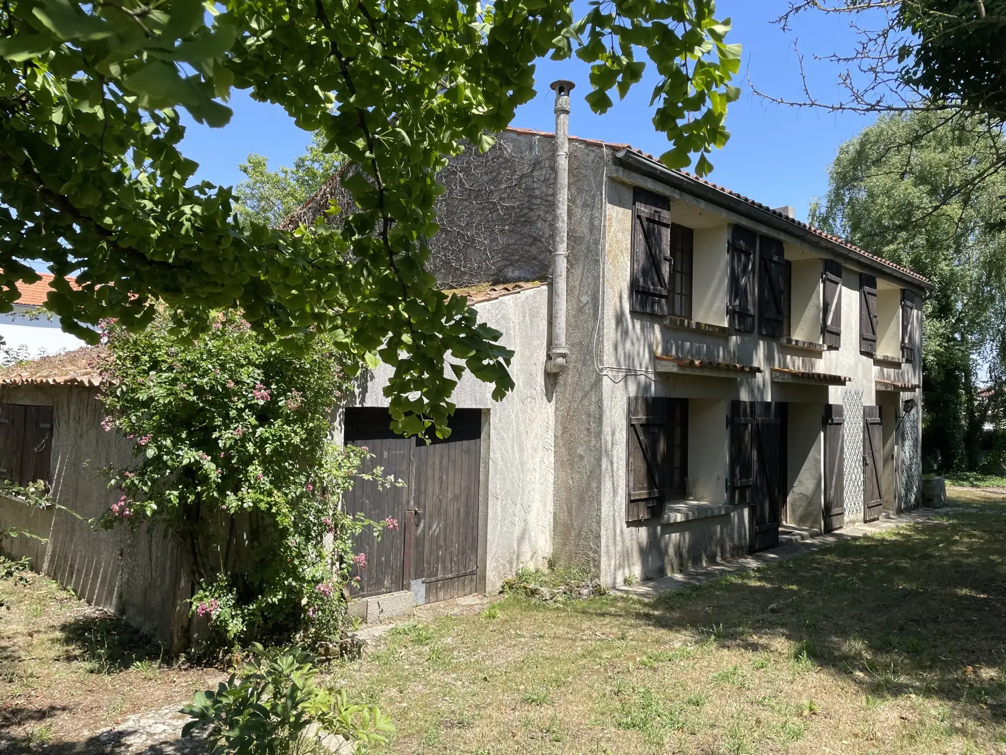 Maison ancienne à rénover avec grand terrain à Aigrefeuille d'Aunis 