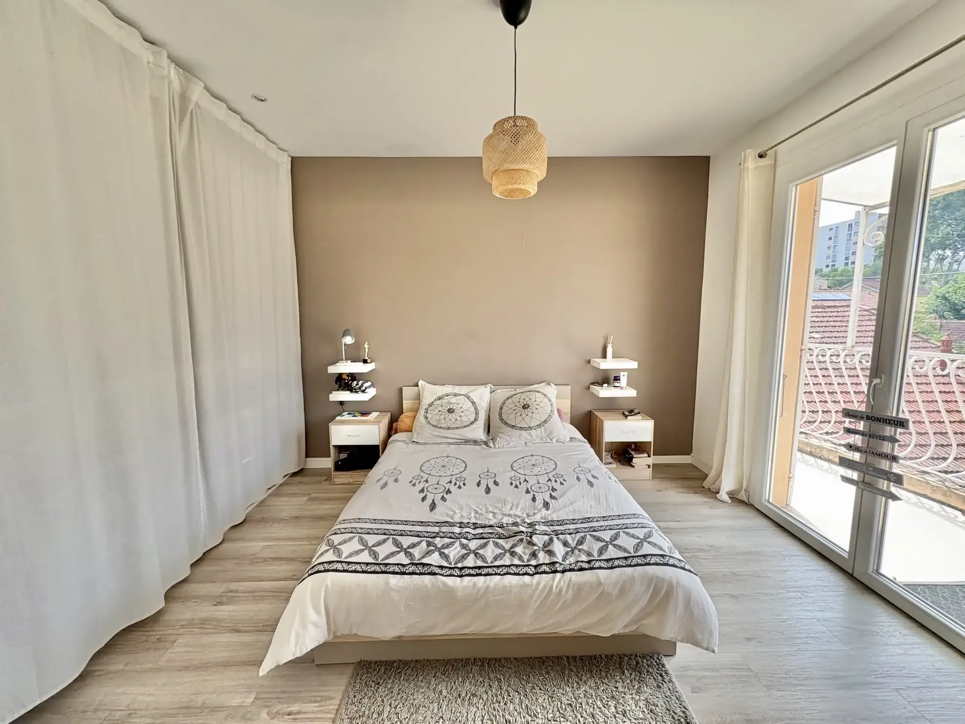 Haut de villa T3 rénové avec jardin et balcon plein sud à Toulon 