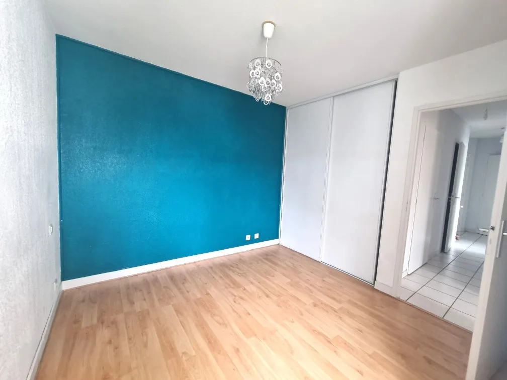 Appartement T3 à Bayonne avec terrasse, parking et vue dégagée 