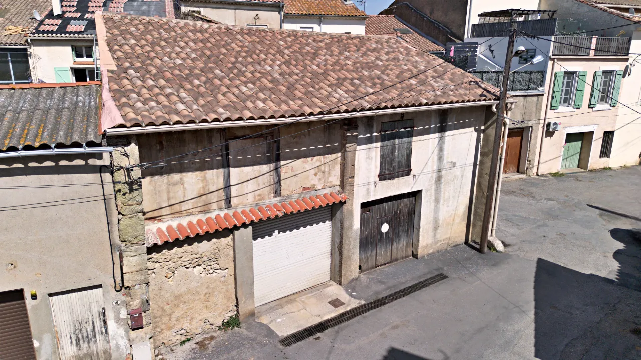 Grange à rénover avec toiture neuve en 2025 à Sallèles-d’Aude 