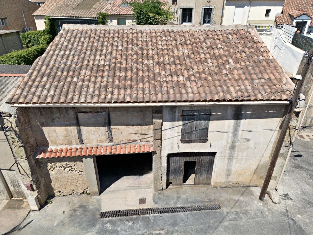 Grange à rénover avec toiture neuve en 2025 à Sallèles-d’Aude