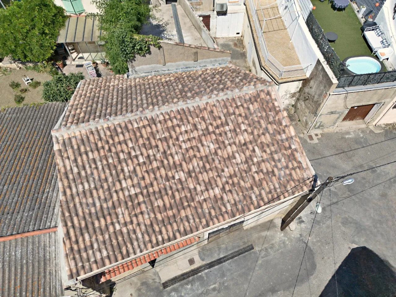 Grange à rénover avec toiture neuve en 2025 à Sallèles-d’Aude 