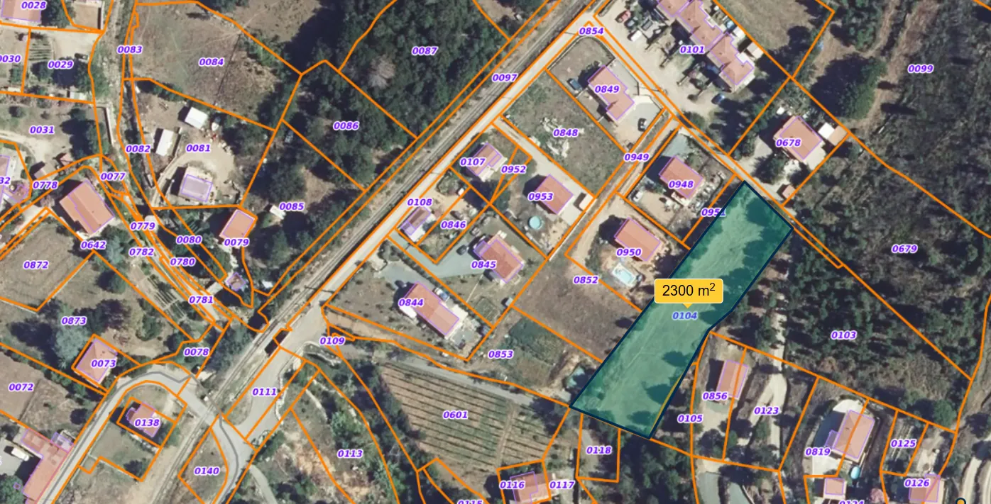 Terrain constructible de 2300 m² à Ponte Novu avec vue montagne 
