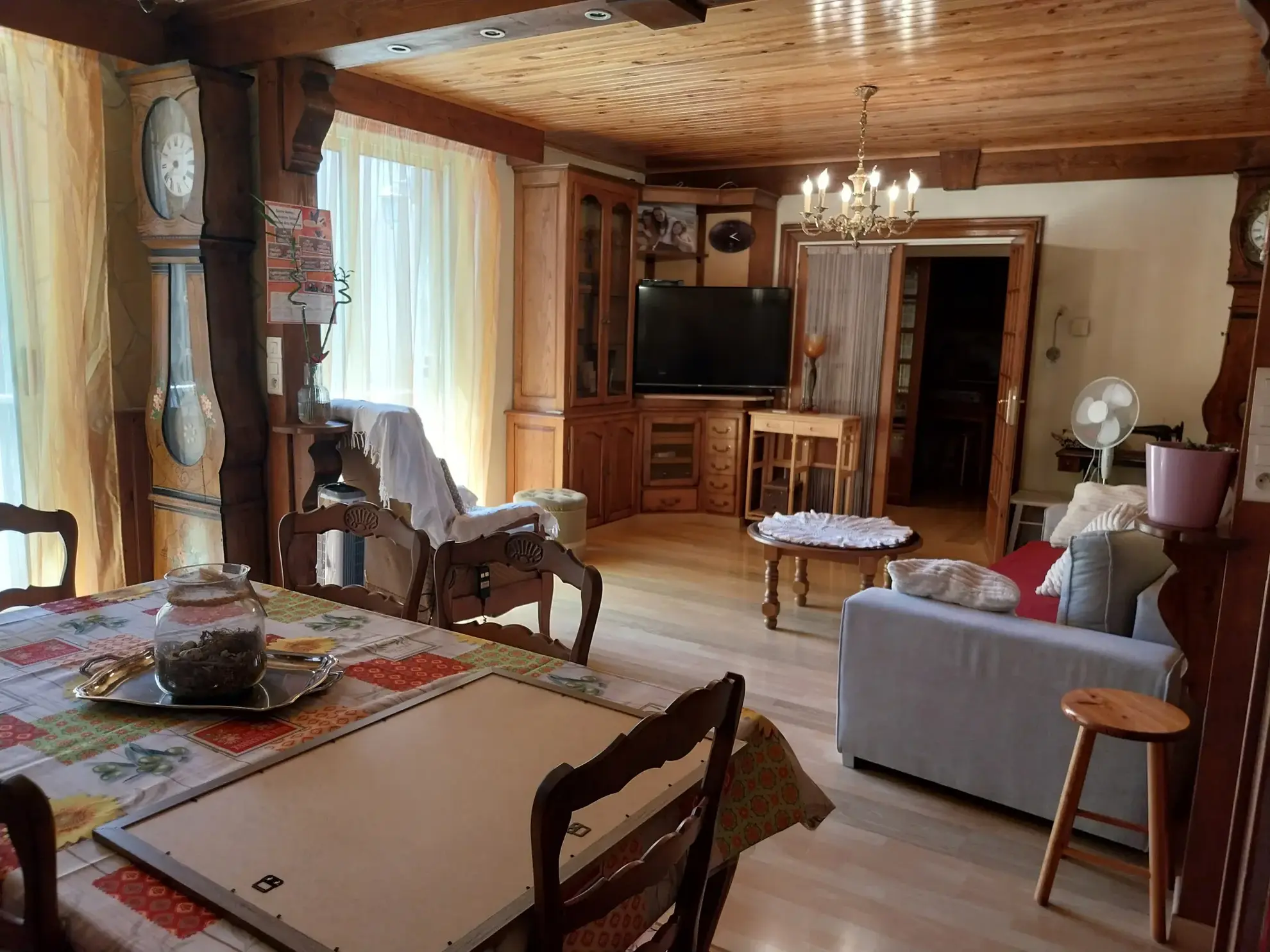 Appartement T4 lumineux à Millau, proche centre-ville avec cave et terrasse 