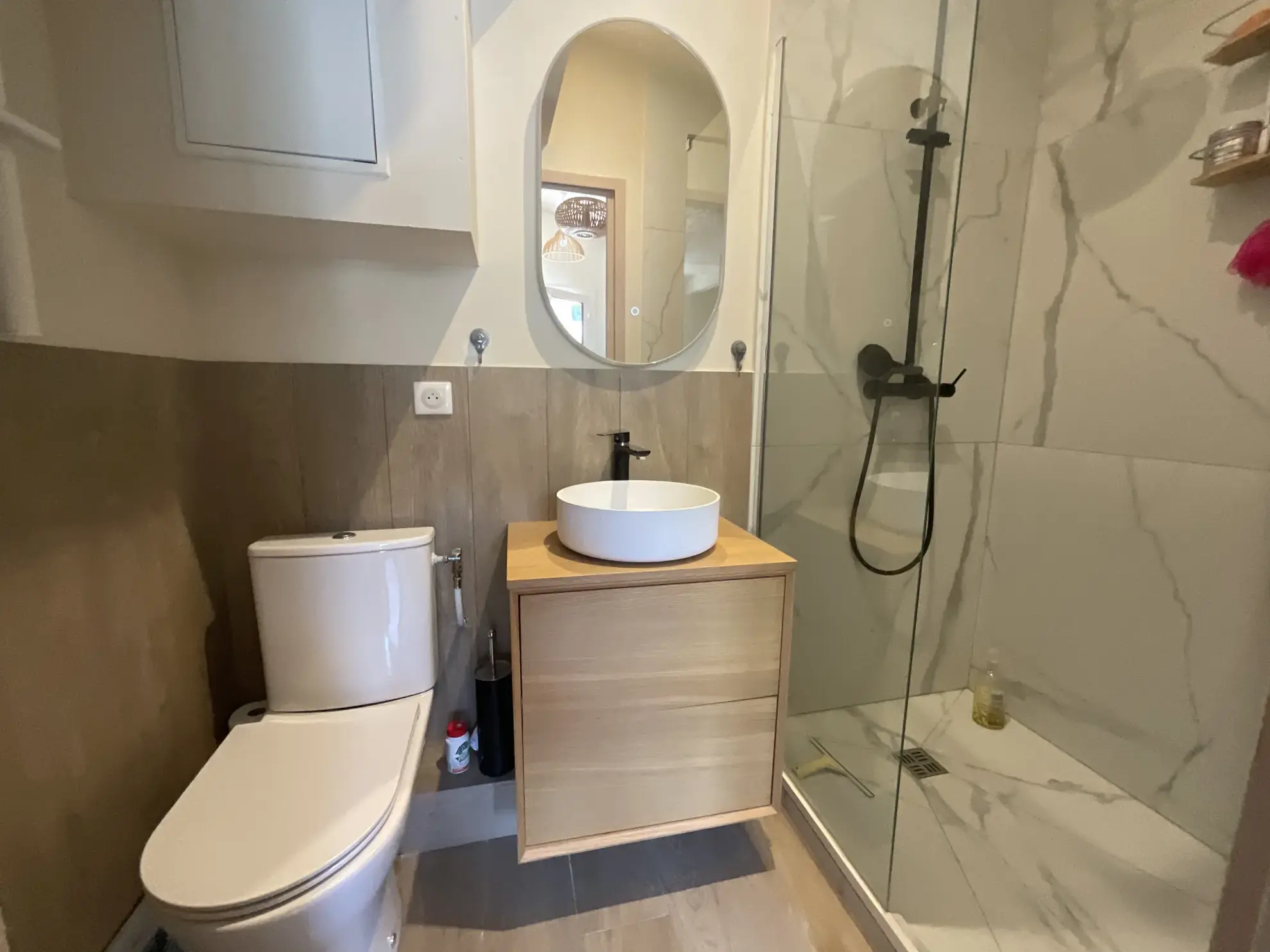 Atypique duplex meublé avec terrain et parking à Villeneuve-Loubet 