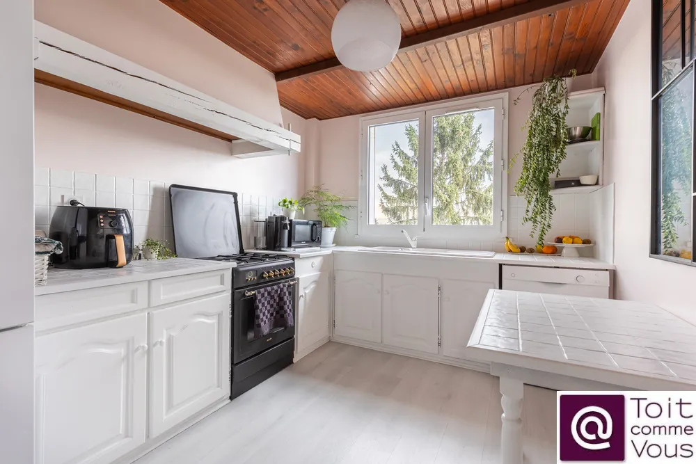 Appartement 3 pièces lumineux avec vue dégagée à Montreuil 