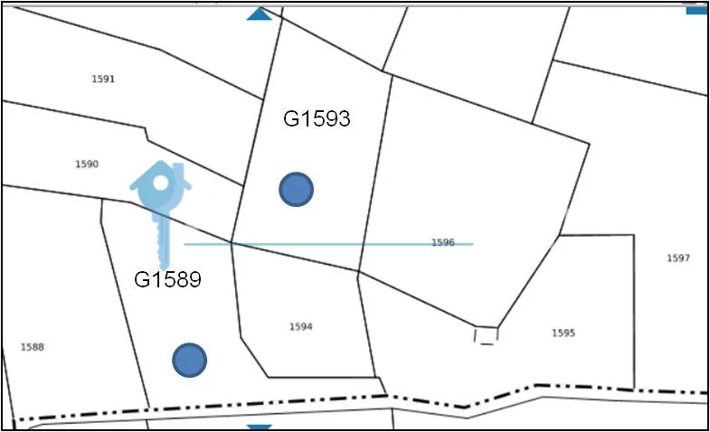 Lot de deux terrains boisés non constructibles à Flayosc, zone naturelle 