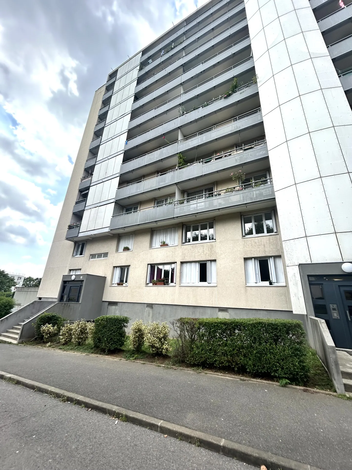 Appartement 3 pièces à Joinville-le-Pont de 63 m² avec cave 