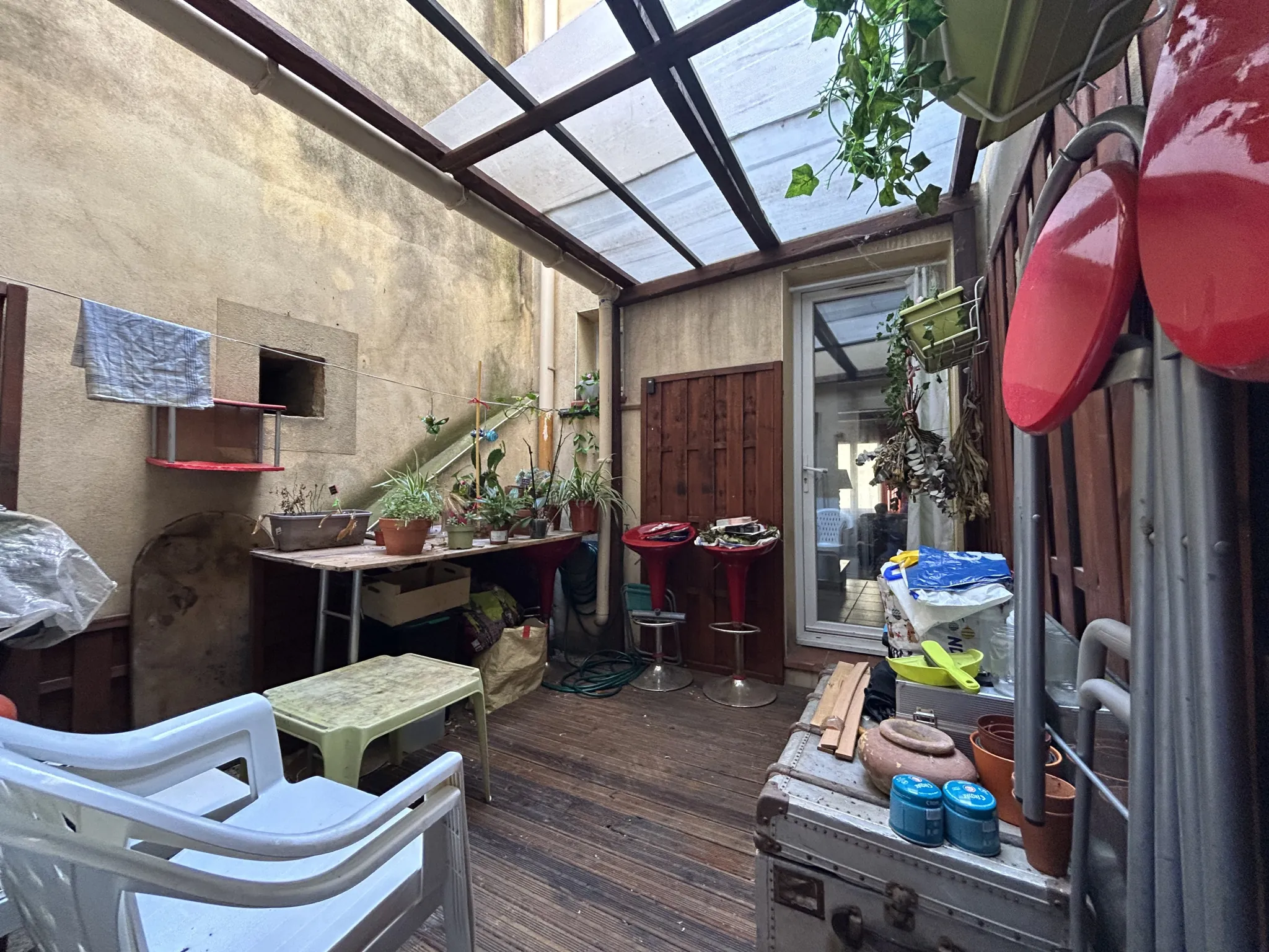 Appartement de 76 m² avec terrasse et cave à vendre à Bédarrides 