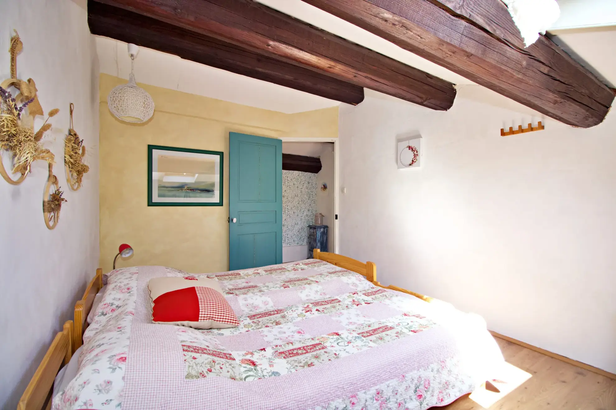 Maison en pierre avec vue exceptionnelle, terrasse et jardin à Escales 